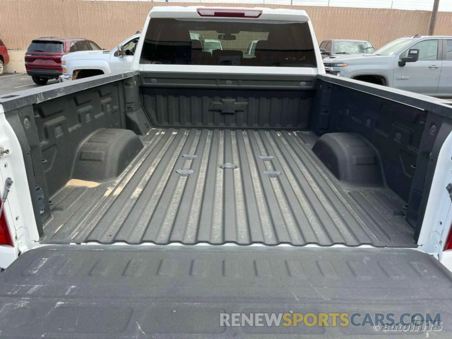 6 Photograph of a damaged car 2GC4YNEY7N1206000 CHEVROLET SILVERADO 2022