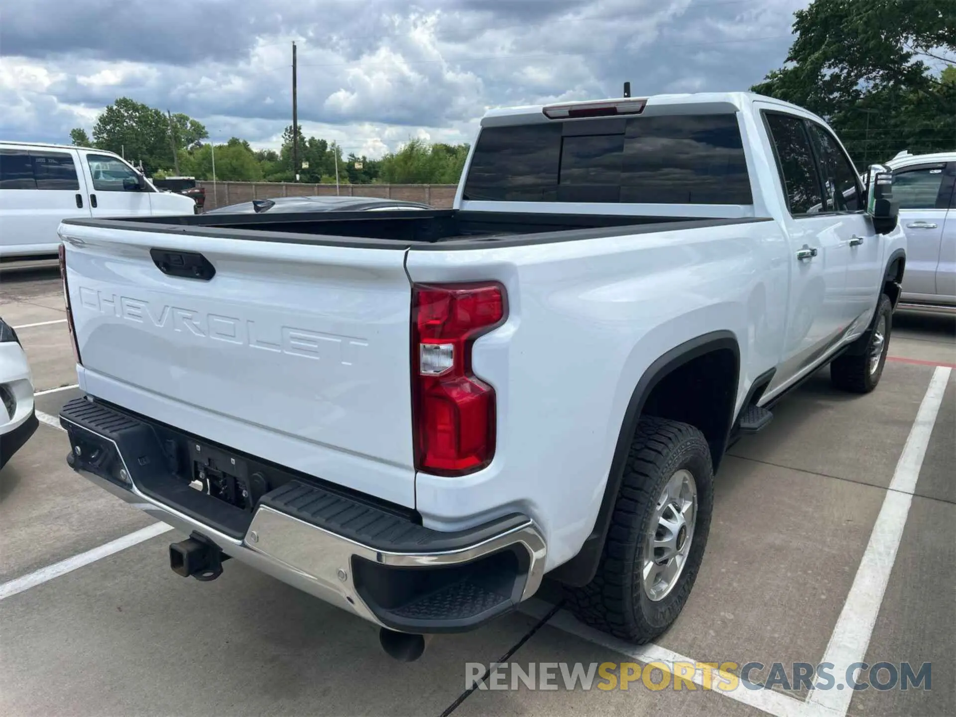 10 Photograph of a damaged car 2GC4YPEY8N1230785 CHEVROLET SILVERADO 2022