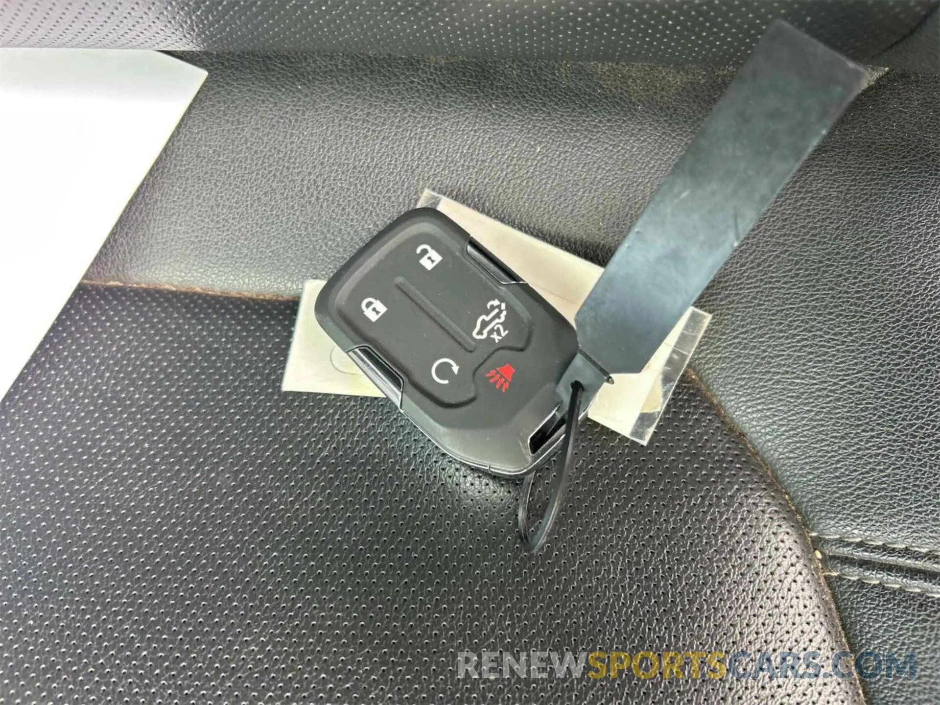 4 Photograph of a damaged car 2GC4YPEY8N1230785 CHEVROLET SILVERADO 2022