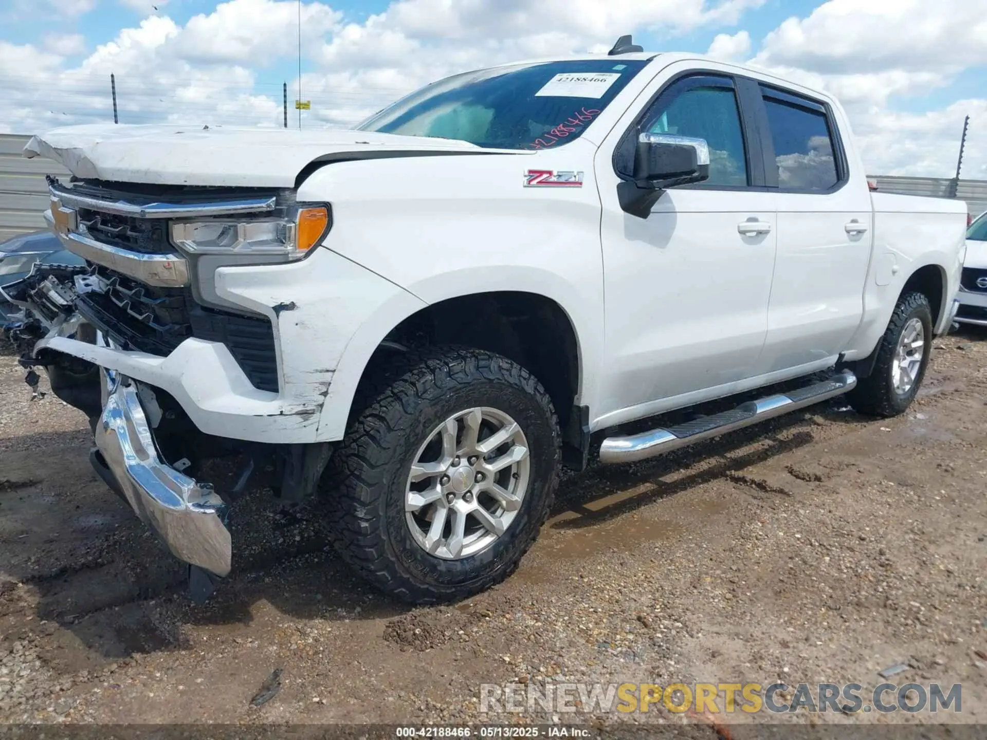 2 Photograph of a damaged car 2GCUDDED0N1513978 CHEVROLET SILVERADO 2022