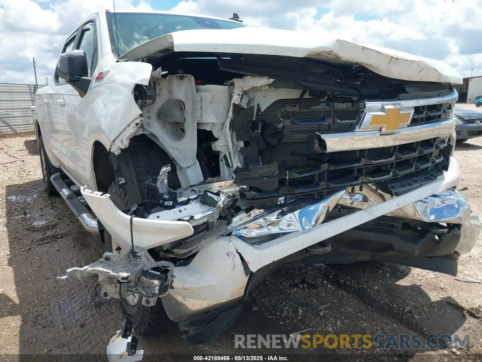 6 Photograph of a damaged car 2GCUDDED0N1513978 CHEVROLET SILVERADO 2022