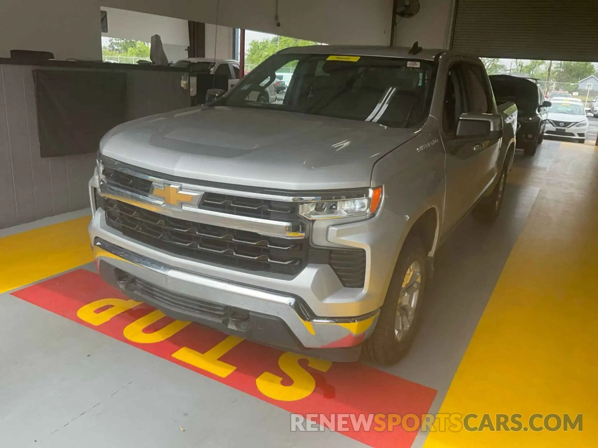 17 Photograph of a damaged car 3GCPDKEK7NG552297 CHEVROLET SILVERADO 2022