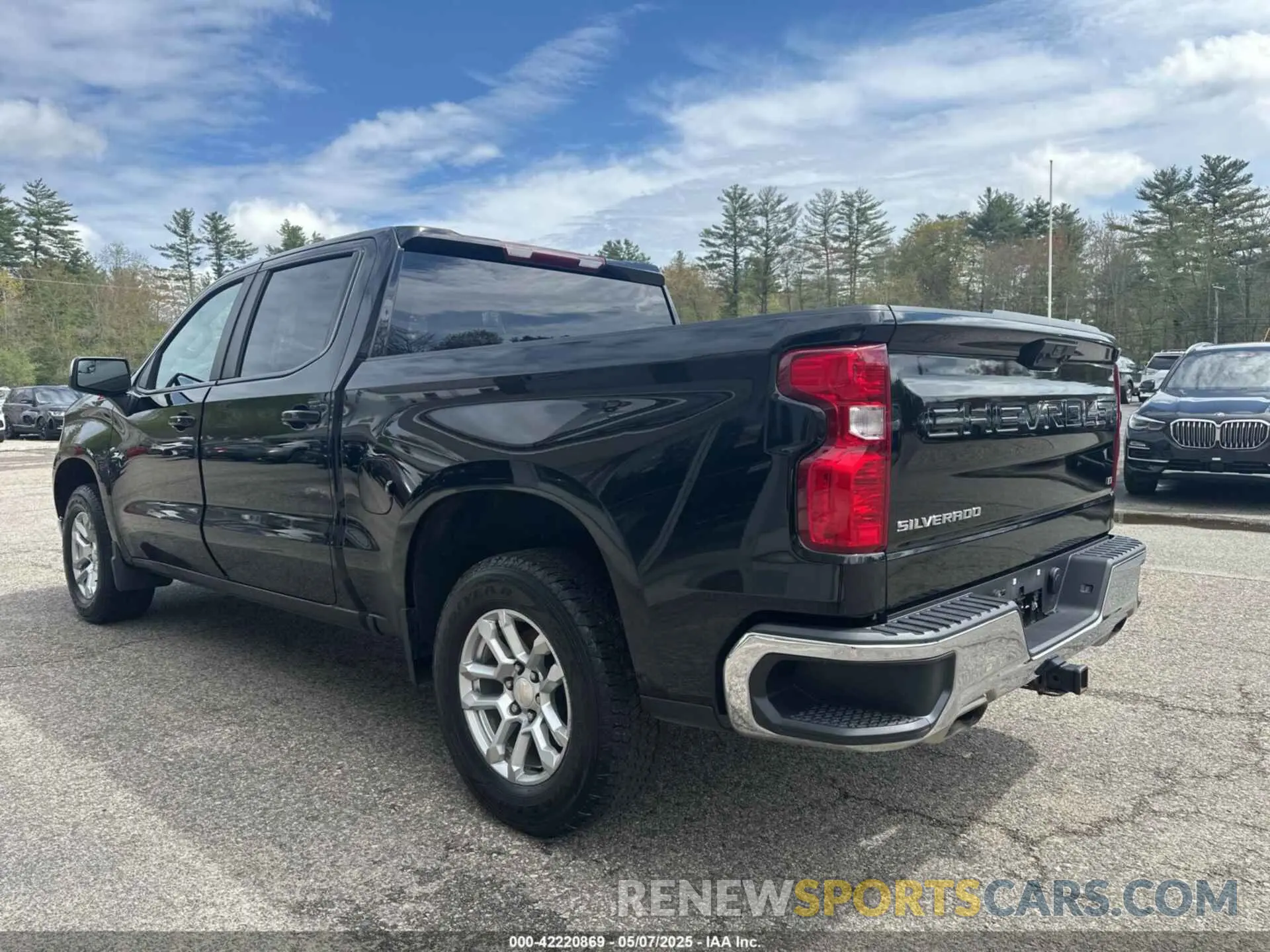 3 Photograph of a damaged car 3GCUDDED3NG512105 CHEVROLET SILVERADO 2022