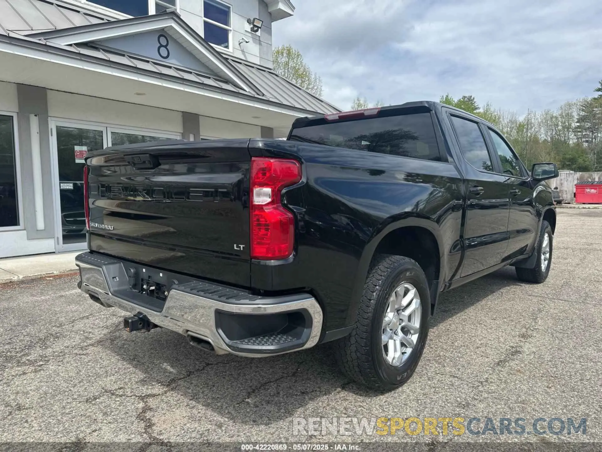 4 Photograph of a damaged car 3GCUDDED3NG512105 CHEVROLET SILVERADO 2022