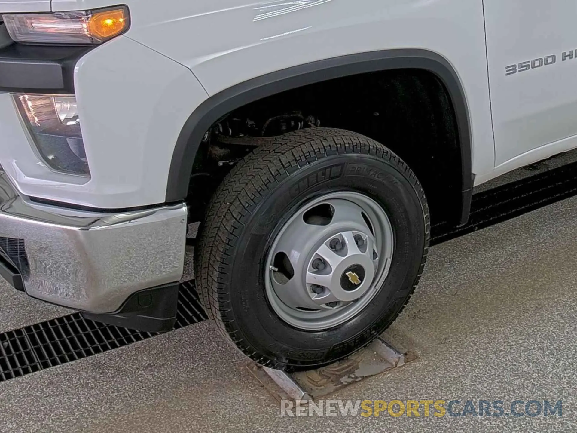 18 Photograph of a damaged car 1GB3WRE75PF158576 CHEVROLET SILVERADO 2023