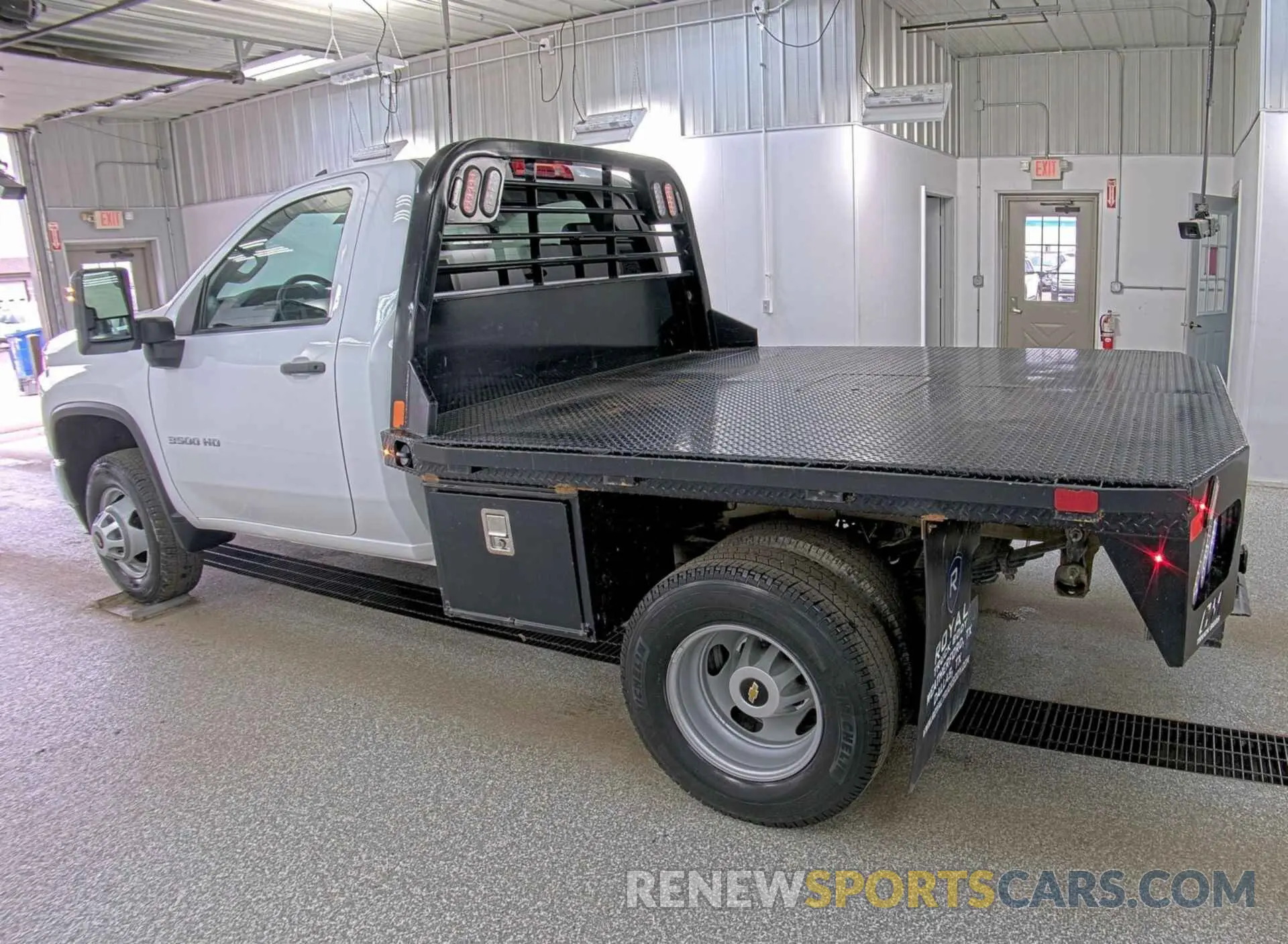 21 Photograph of a damaged car 1GB3WRE75PF158576 CHEVROLET SILVERADO 2023