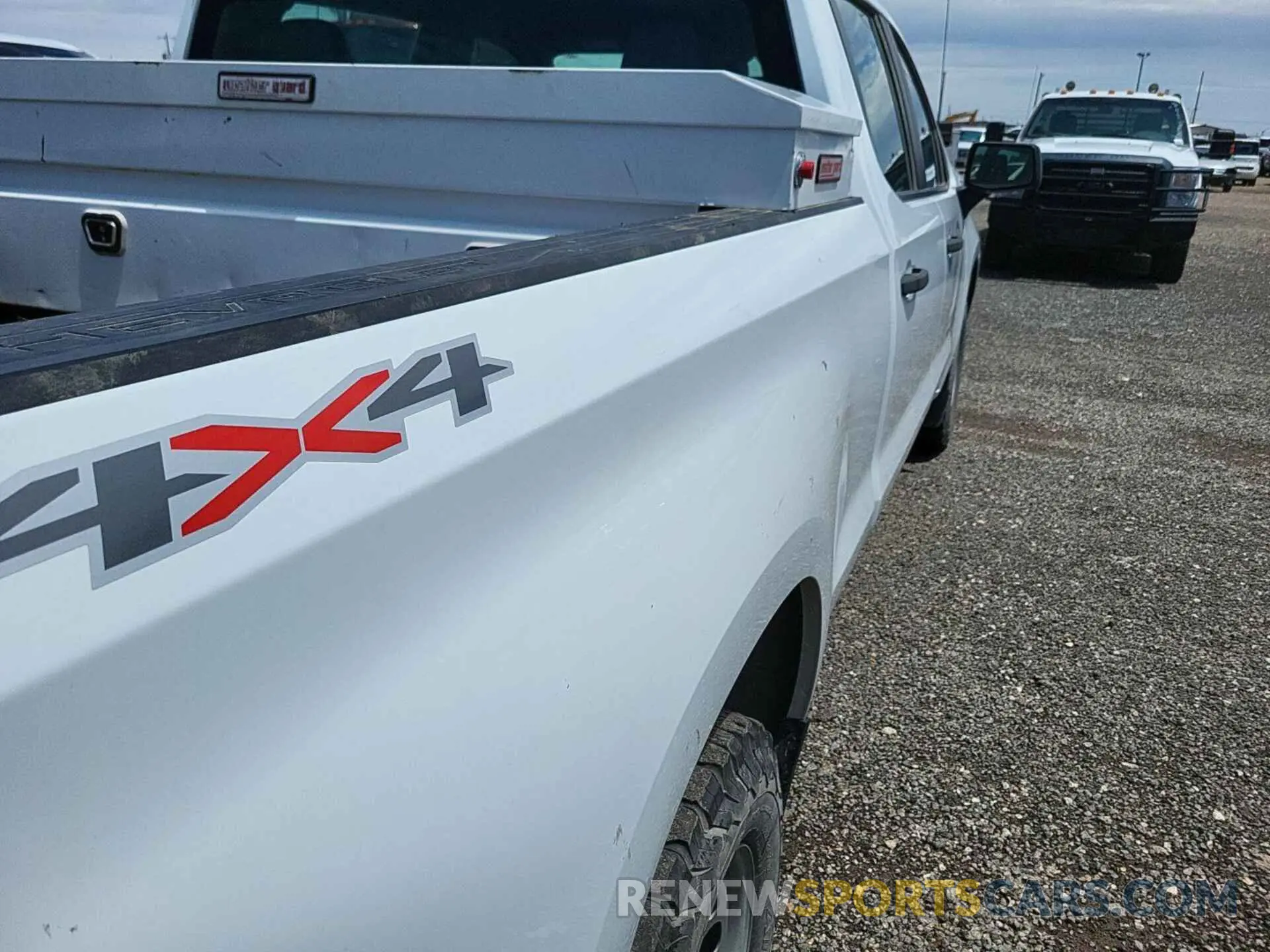19 Photograph of a damaged car 3GCPDAEK4PG112034 CHEVROLET SILVERADO 2023