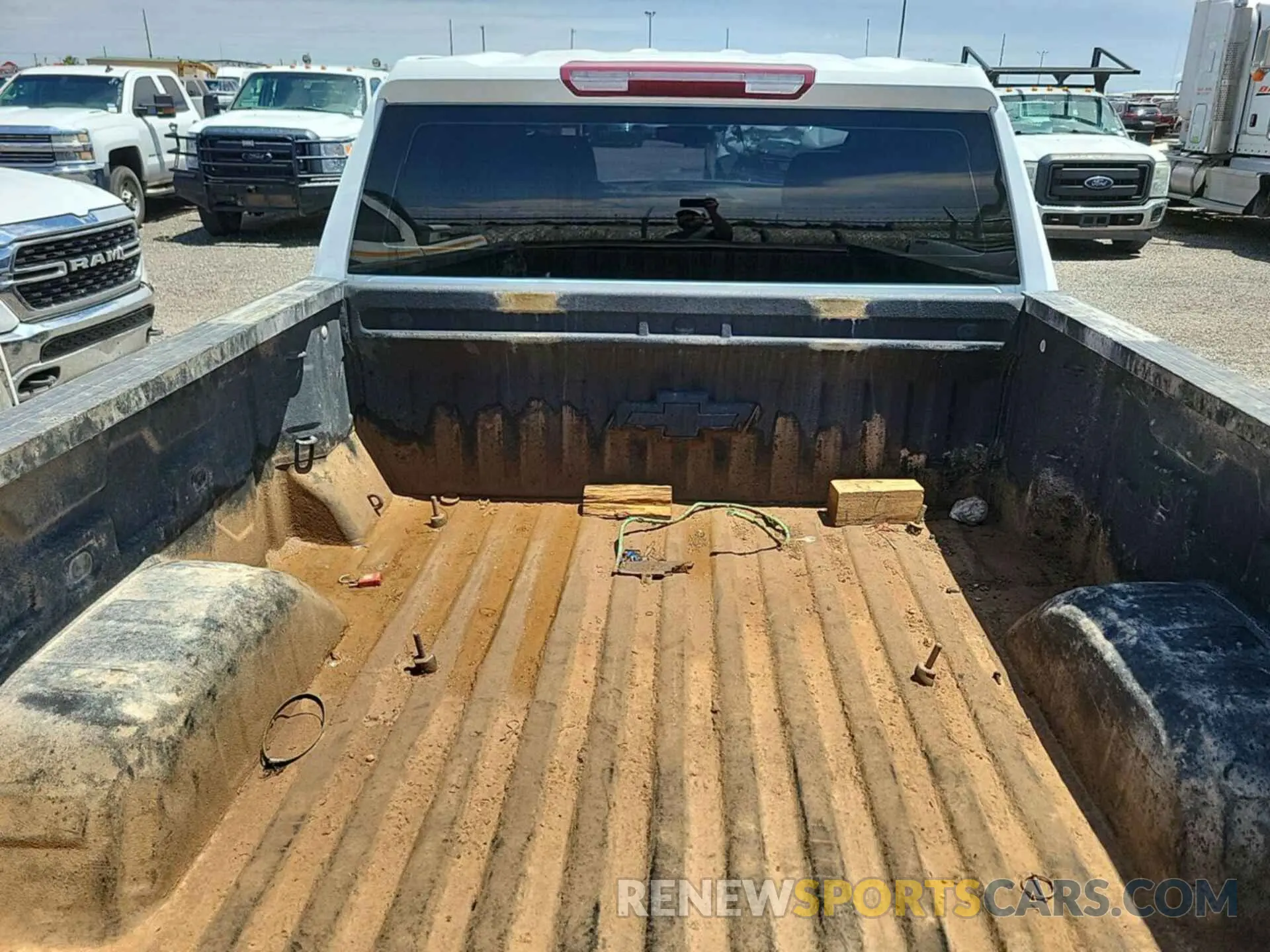 4 Photograph of a damaged car 3GCPDAEK9PG112207 CHEVROLET SILVERADO 2023