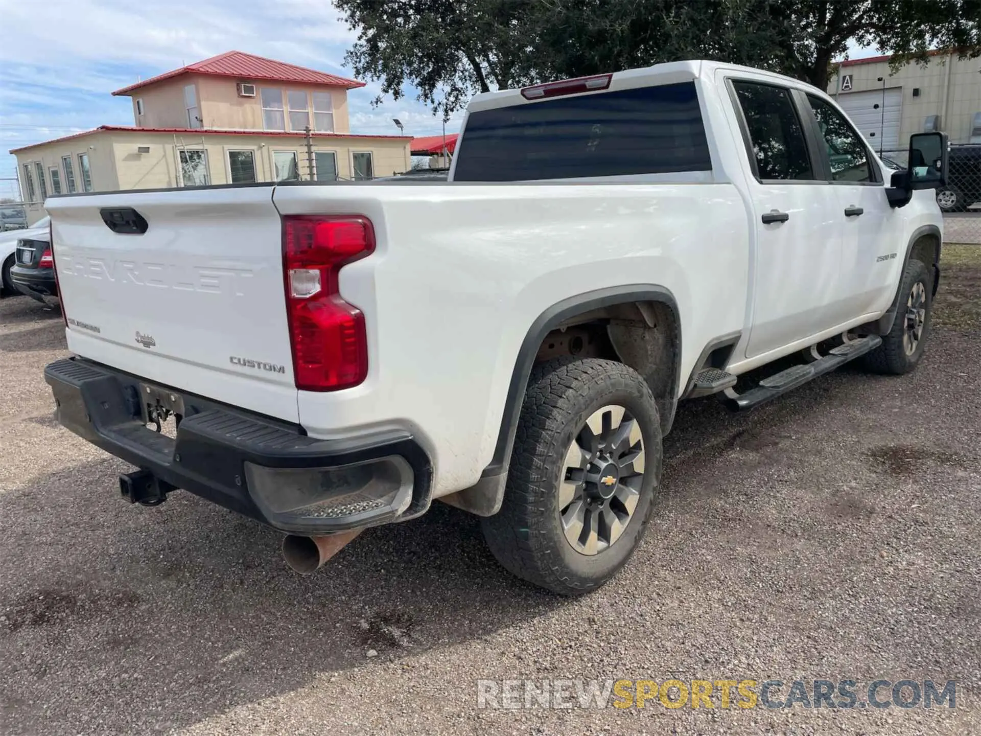 8 Photograph of a damaged car 1GC1YMEY0RF328631 CHEVROLET SILVERADO 2024