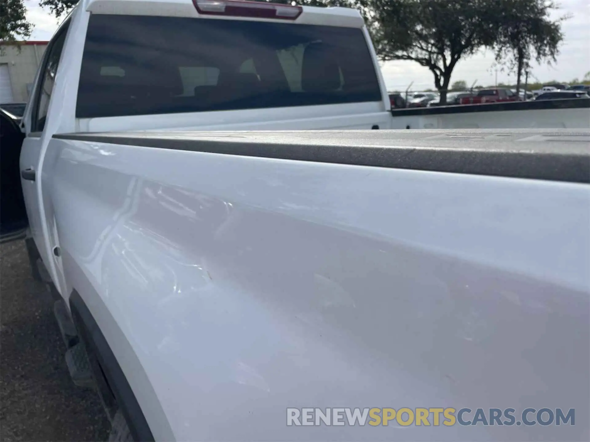 9 Photograph of a damaged car 1GC1YMEY0RF328631 CHEVROLET SILVERADO 2024