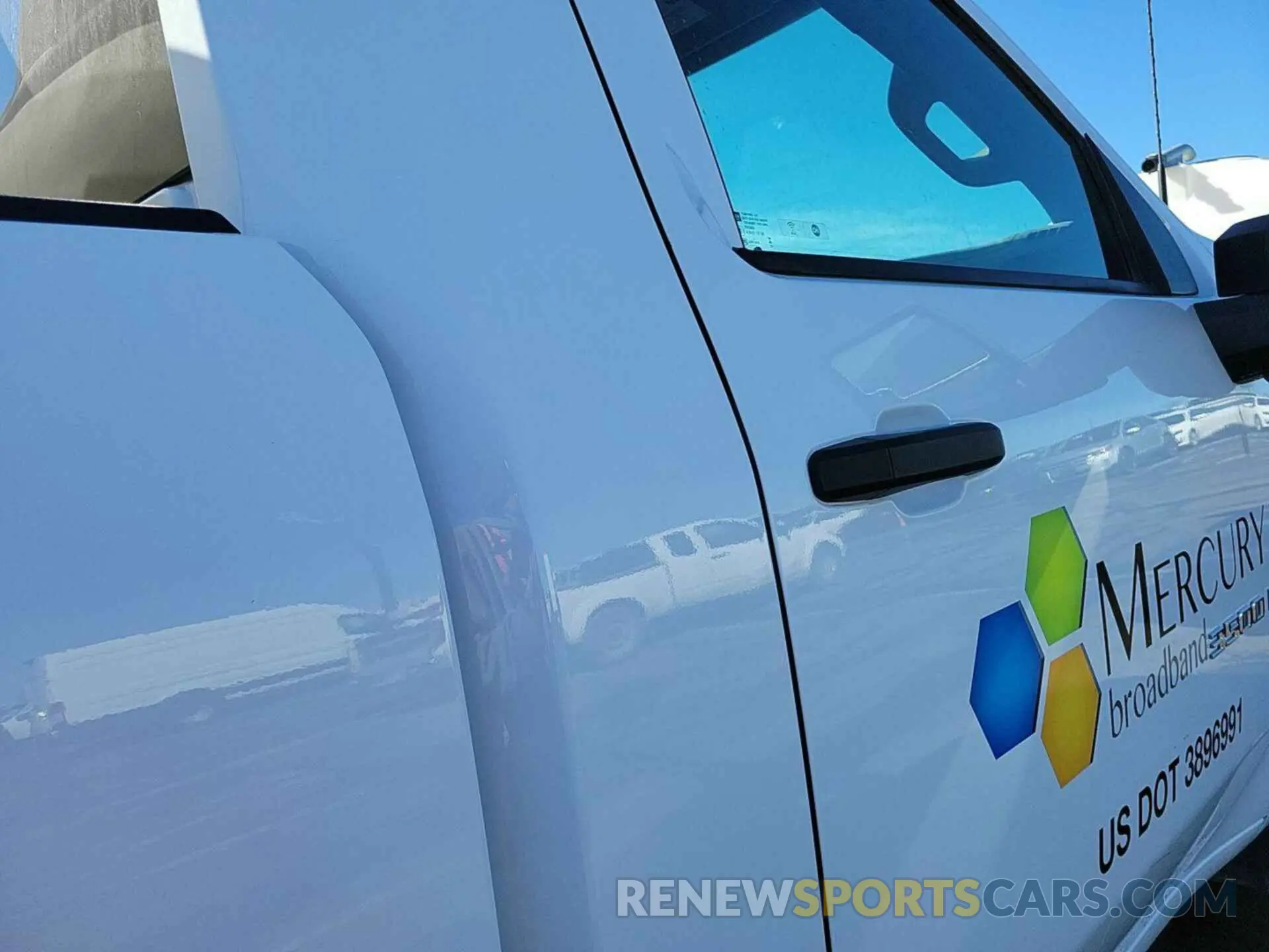 17 Photograph of a damaged car 1GC3YSE7XRF320282 CHEVROLET SILVERADO 2024