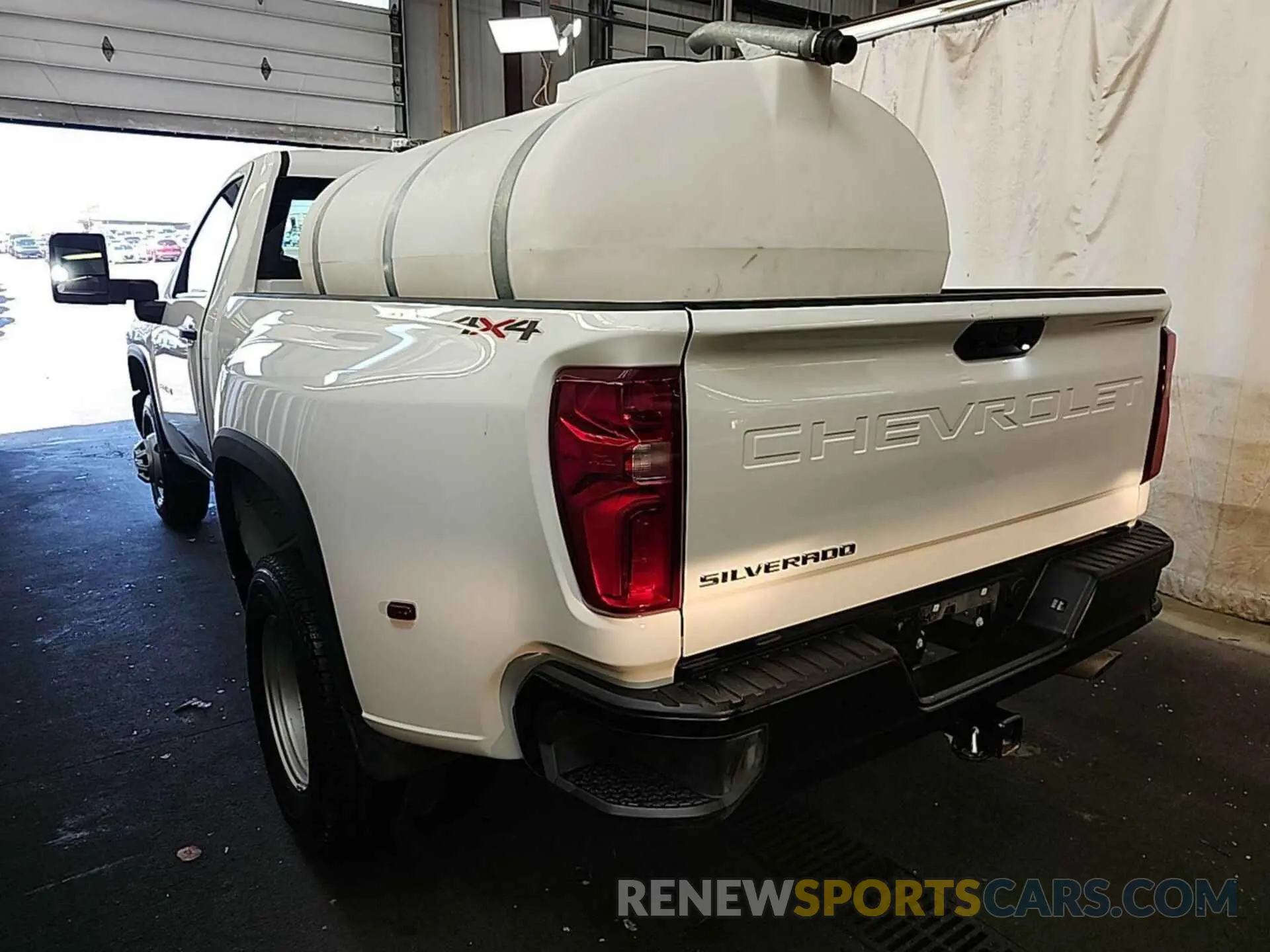 4 Photograph of a damaged car 1GC3YSE7XRF320282 CHEVROLET SILVERADO 2024