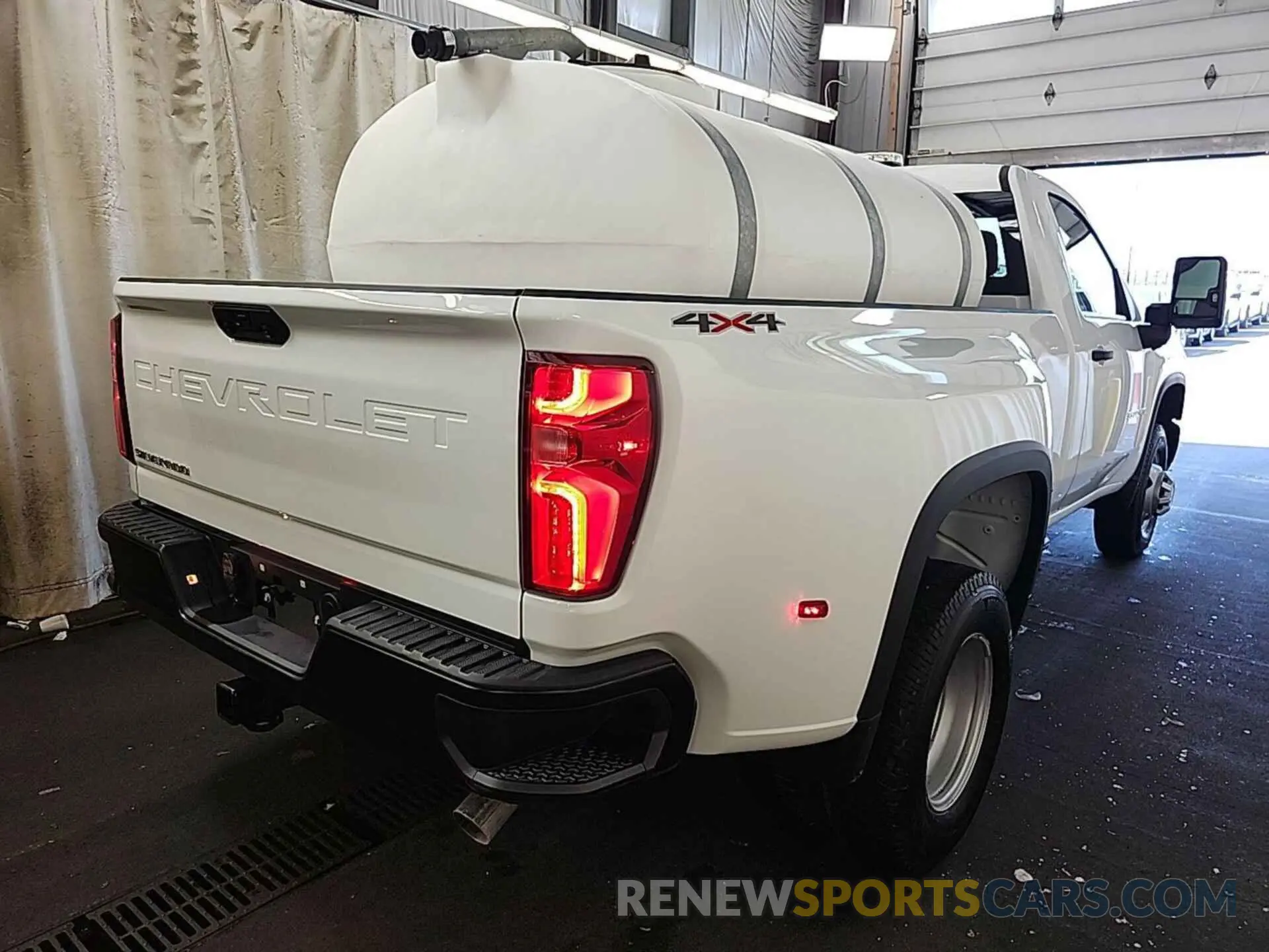 4 Photograph of a damaged car 1GC3YSE7XRF320475 CHEVROLET SILVERADO 2024
