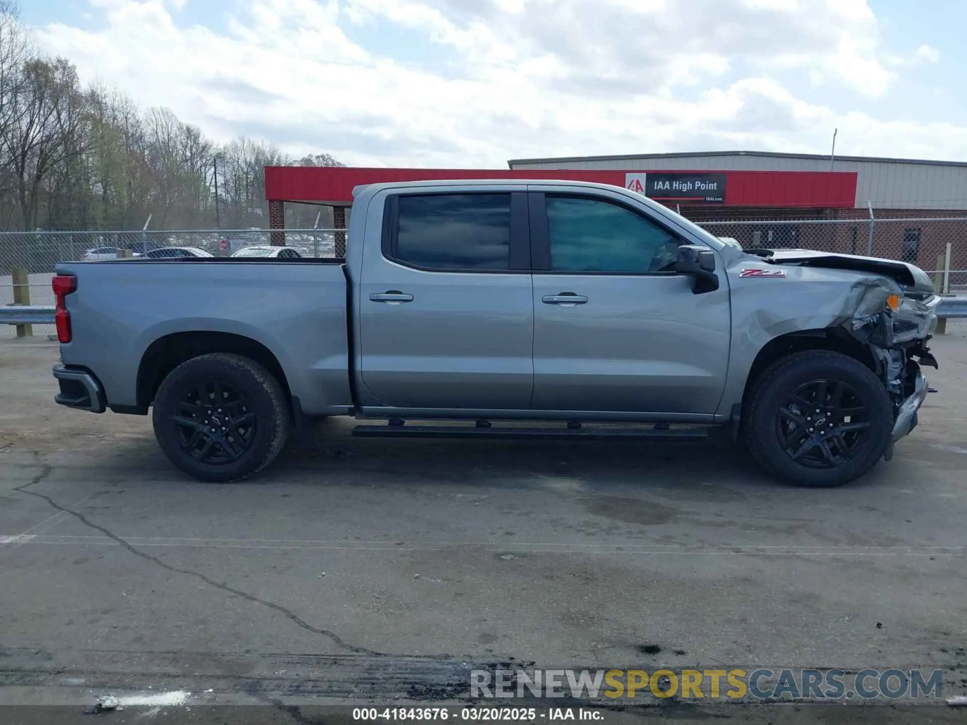 13 Photograph of a damaged car 2GCUDEED1R1247768 CHEVROLET SILVERADO 2024