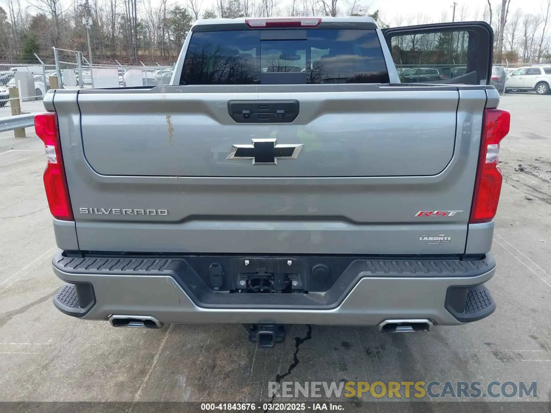 16 Photograph of a damaged car 2GCUDEED1R1247768 CHEVROLET SILVERADO 2024