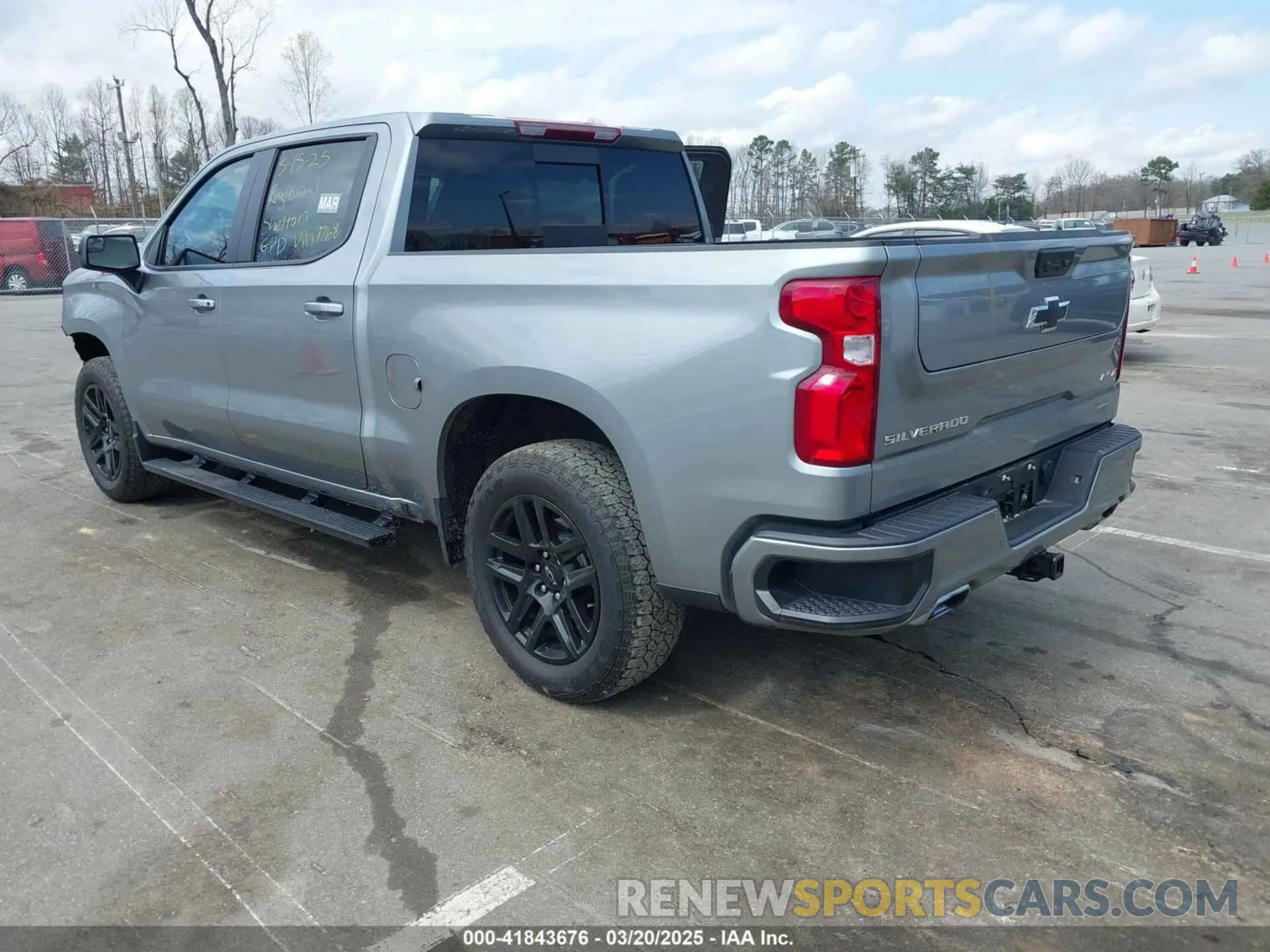 3 Photograph of a damaged car 2GCUDEED1R1247768 CHEVROLET SILVERADO 2024