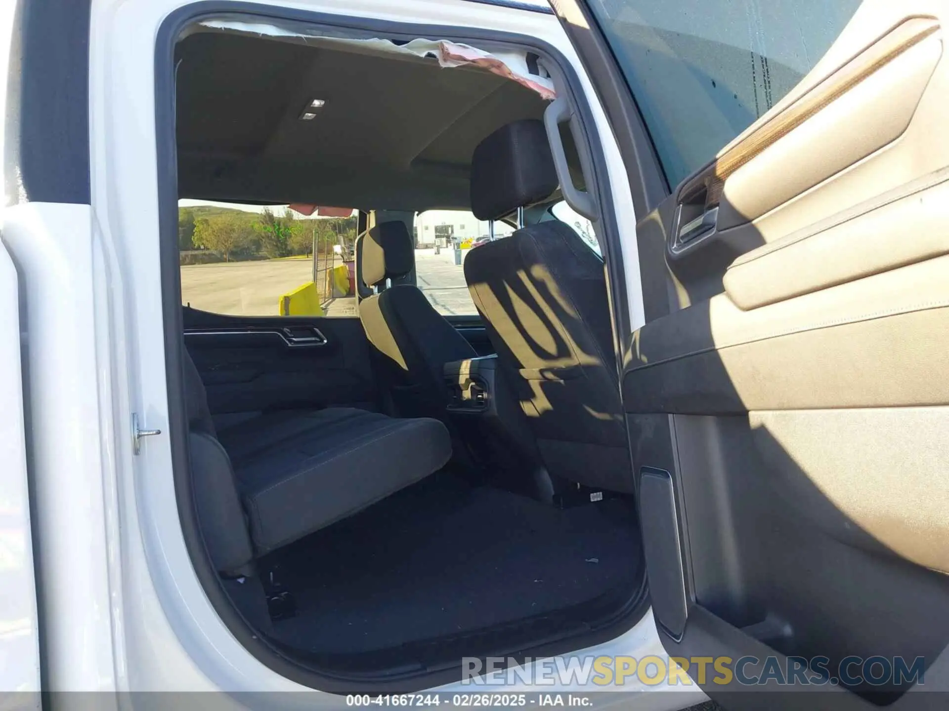 8 Photograph of a damaged car 3GCUDFED4RG268188 CHEVROLET SILVERADO 2024