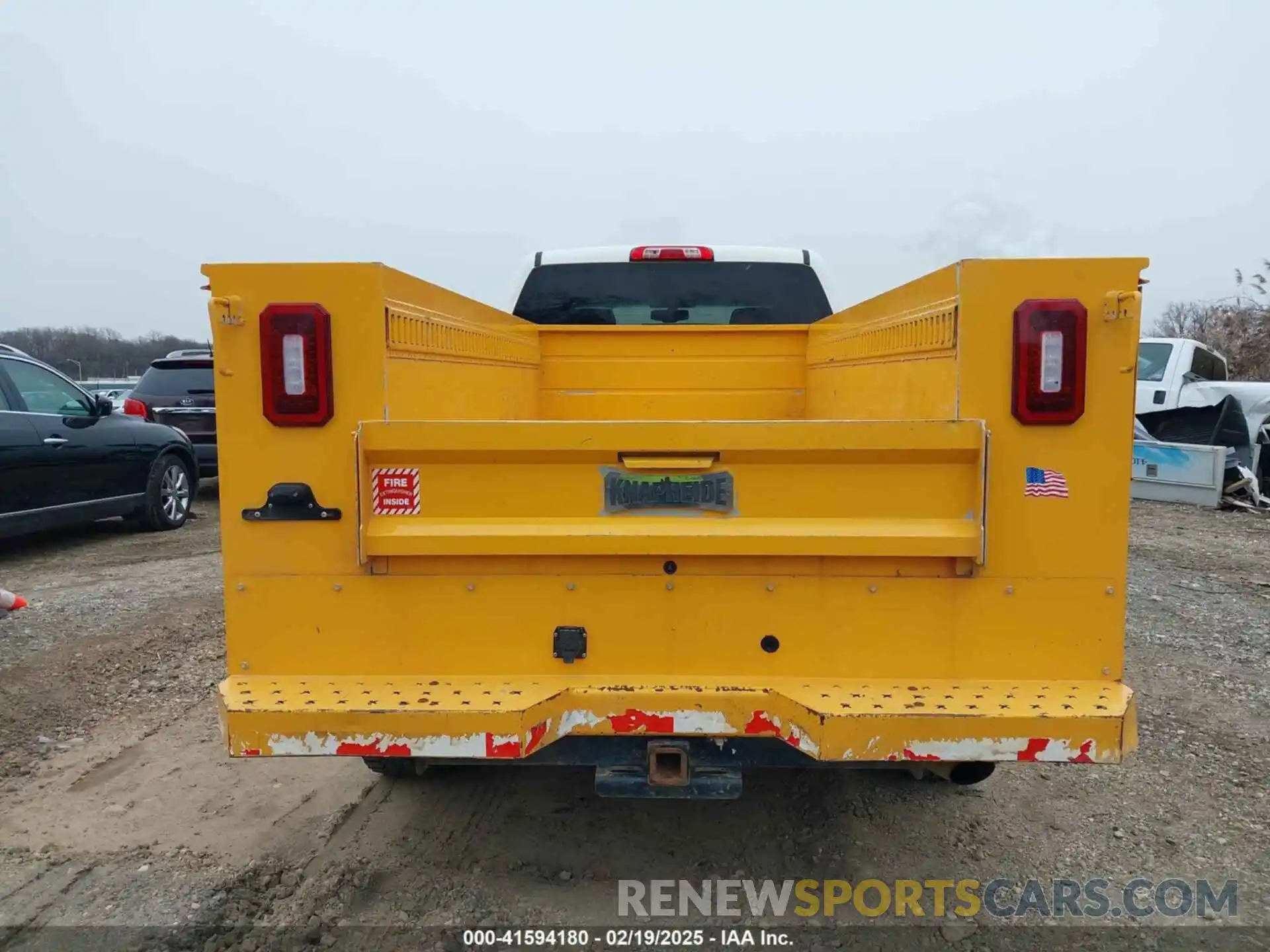 16 Photograph of a damaged car 1GB1KSEG4KF201713 CHEVROLET SILVERADO 2500HD 2019