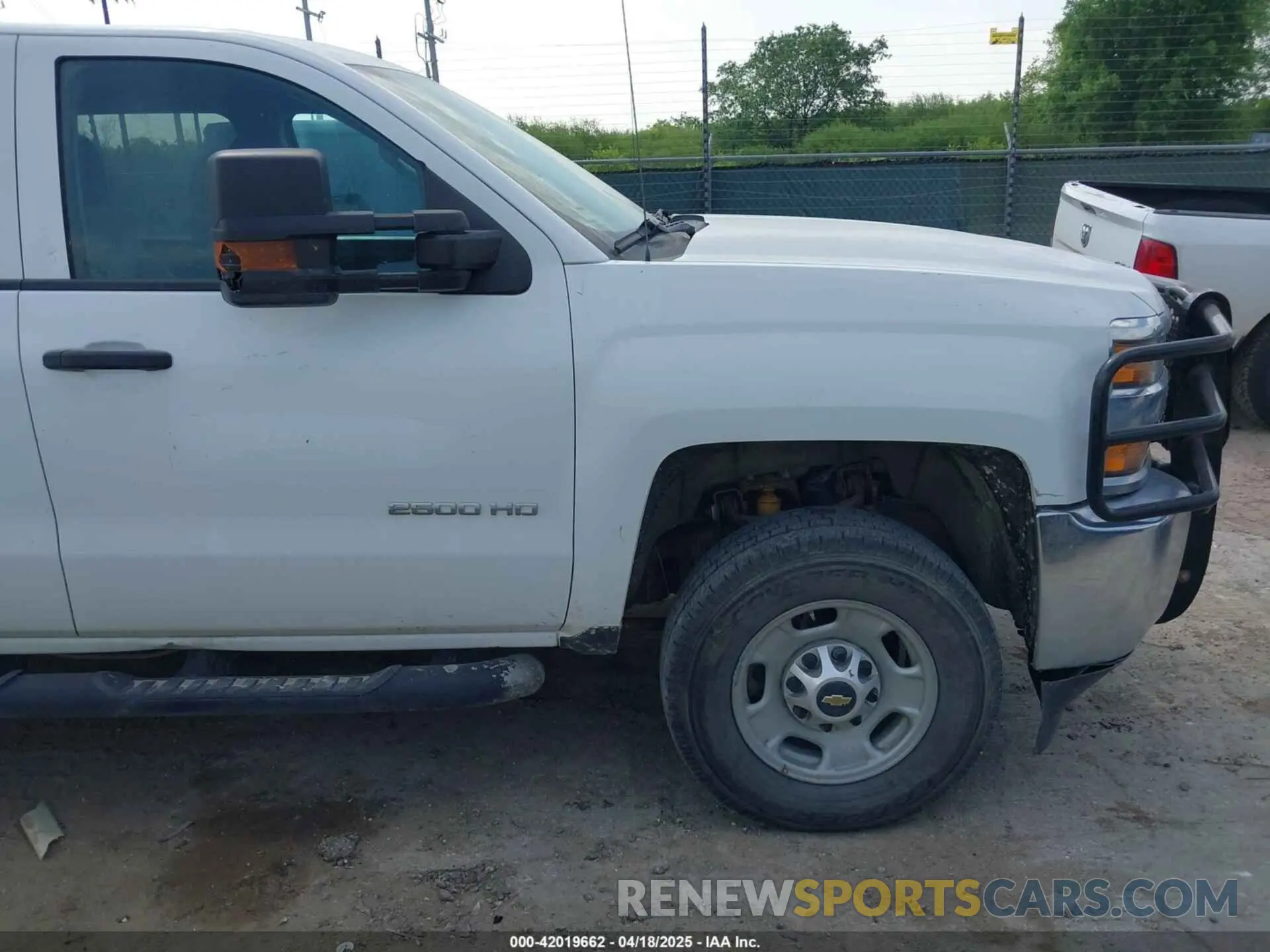 13 Photograph of a damaged car 1GC1CREG1KF136045 CHEVROLET SILVERADO 2500HD 2019