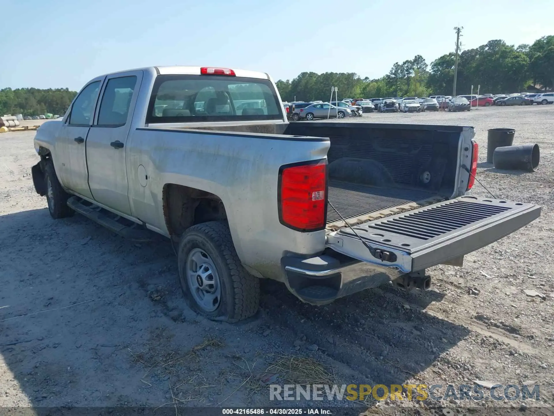 3 Photograph of a damaged car 1GC1CREY2KF164803 CHEVROLET SILVERADO 2500HD 2019