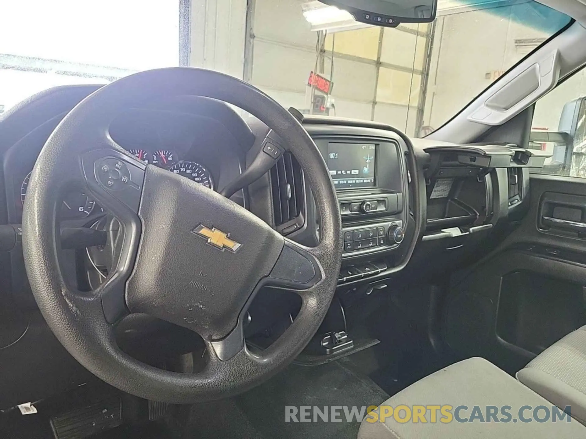 3 Photograph of a damaged car 1GC1KREG1KF256463 CHEVROLET SILVERADO 2500HD 2019