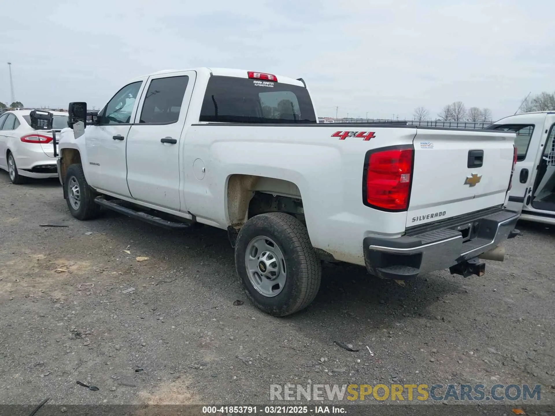 3 Photograph of a damaged car 1GC1KREY2KF220273 CHEVROLET SILVERADO 2500HD 2019