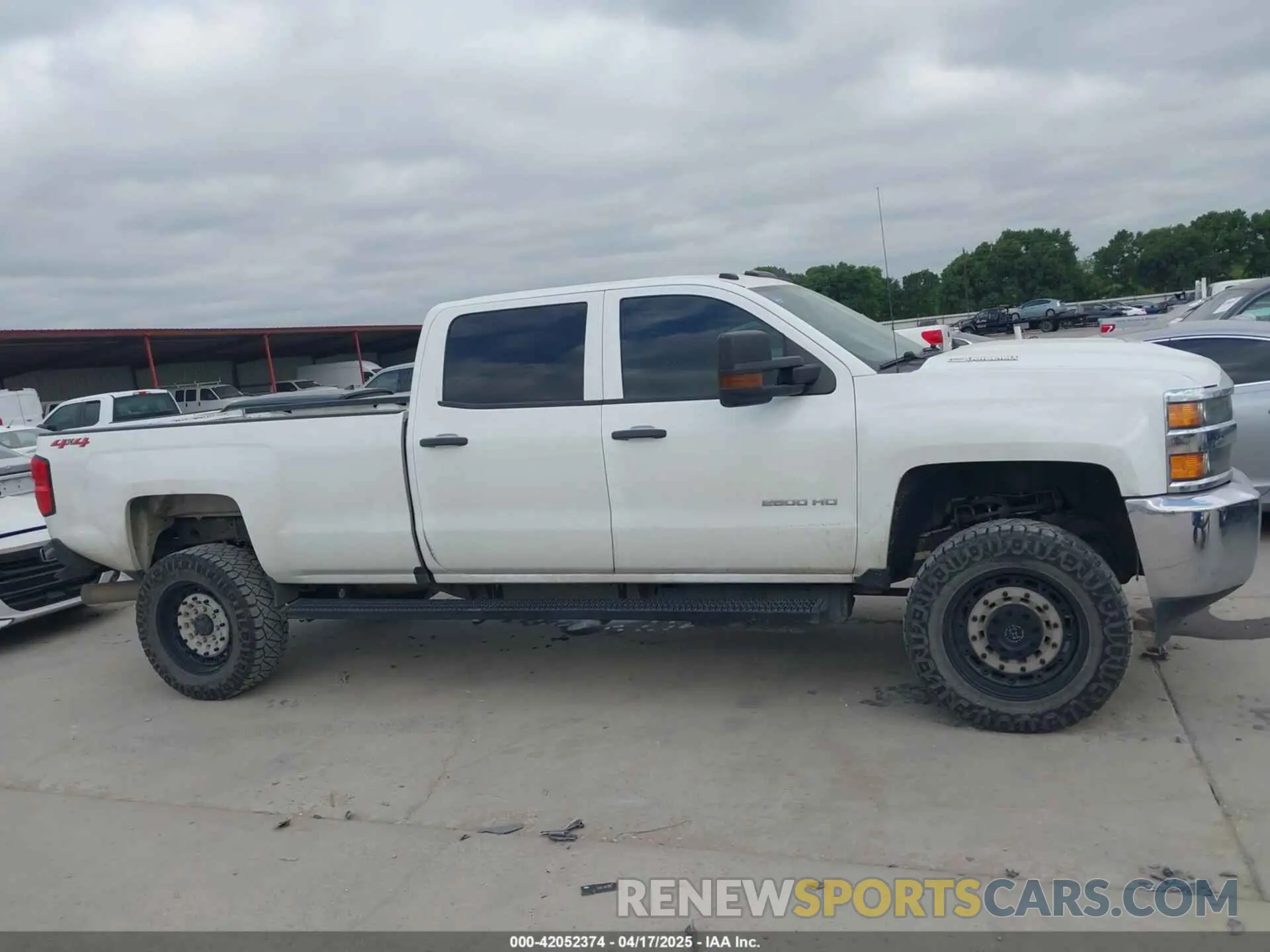 13 Photograph of a damaged car 1GC1KREYXKF219677 CHEVROLET SILVERADO 2500HD 2019