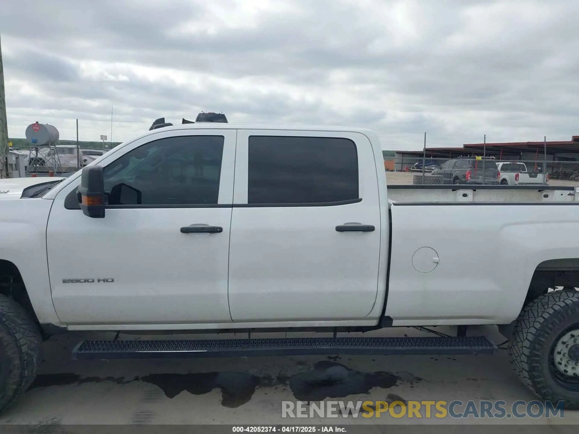 14 Photograph of a damaged car 1GC1KREYXKF219677 CHEVROLET SILVERADO 2500HD 2019