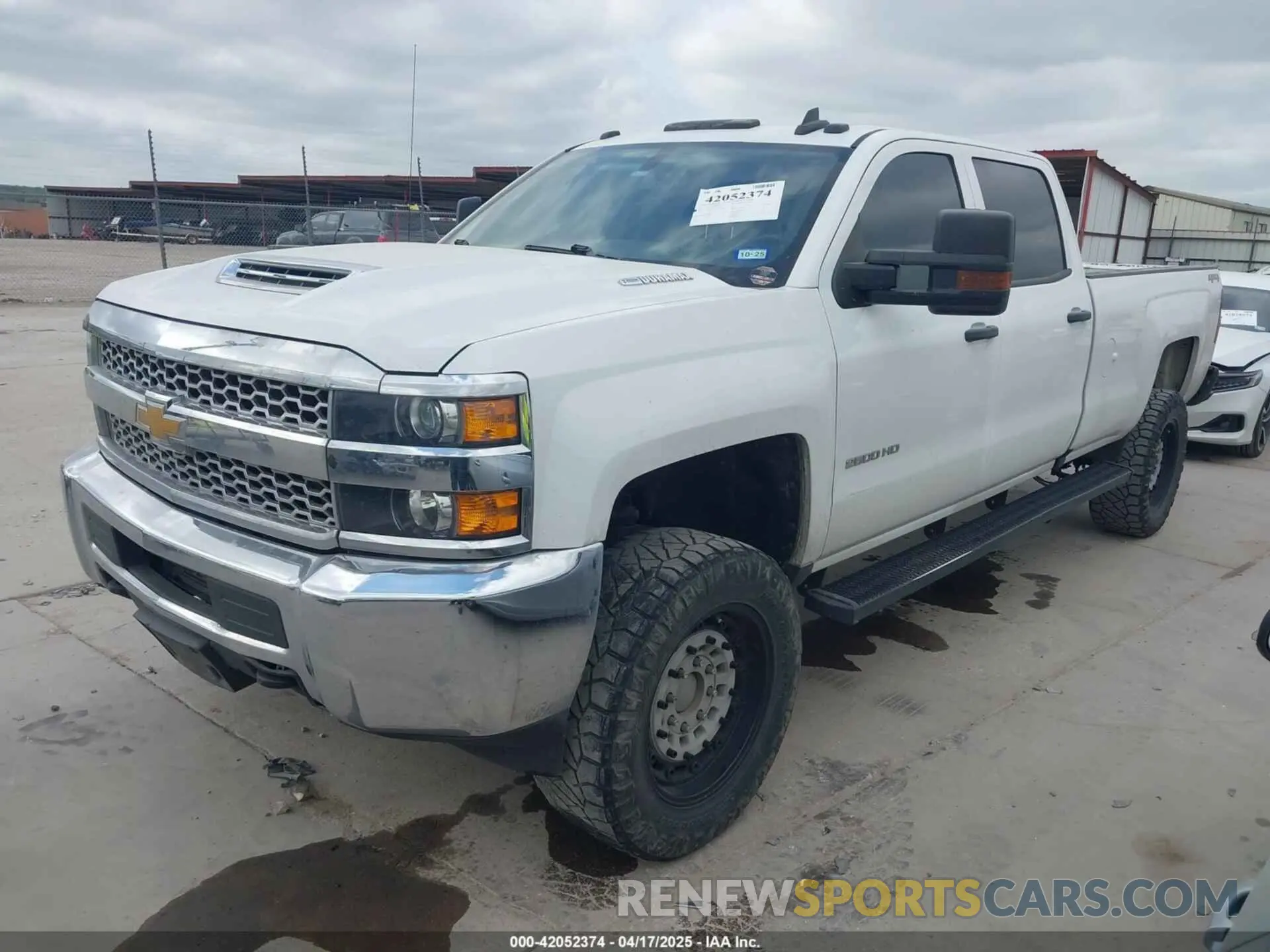 2 Photograph of a damaged car 1GC1KREYXKF219677 CHEVROLET SILVERADO 2500HD 2019