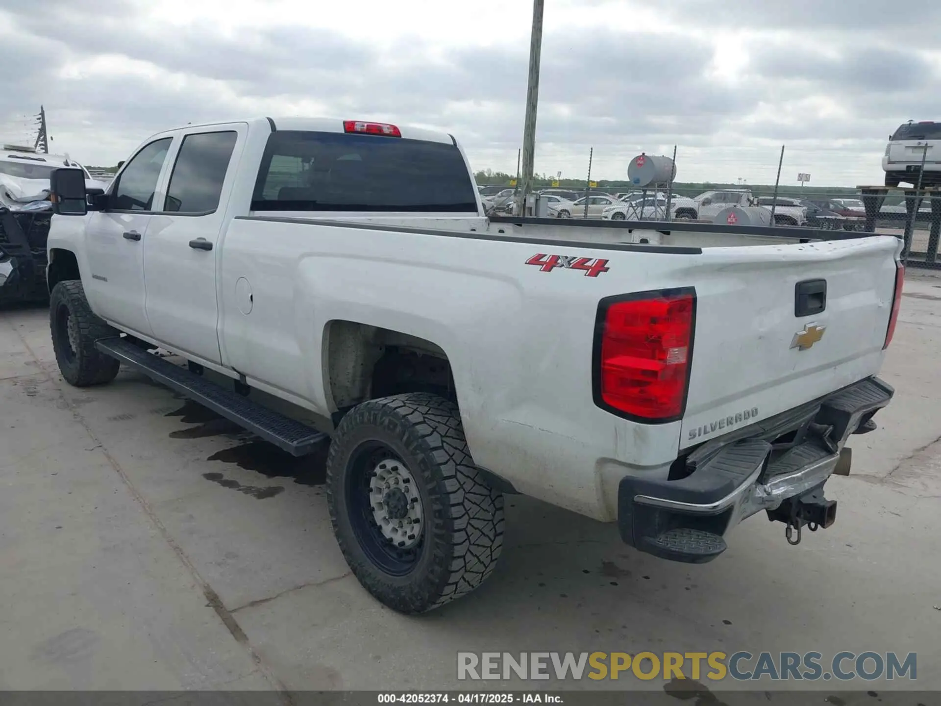 3 Photograph of a damaged car 1GC1KREYXKF219677 CHEVROLET SILVERADO 2500HD 2019