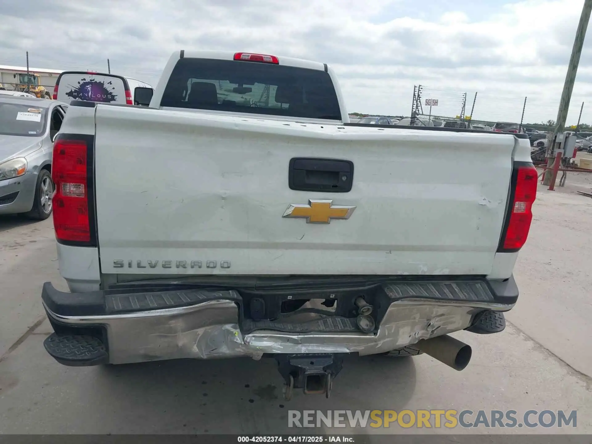 6 Photograph of a damaged car 1GC1KREYXKF219677 CHEVROLET SILVERADO 2500HD 2019