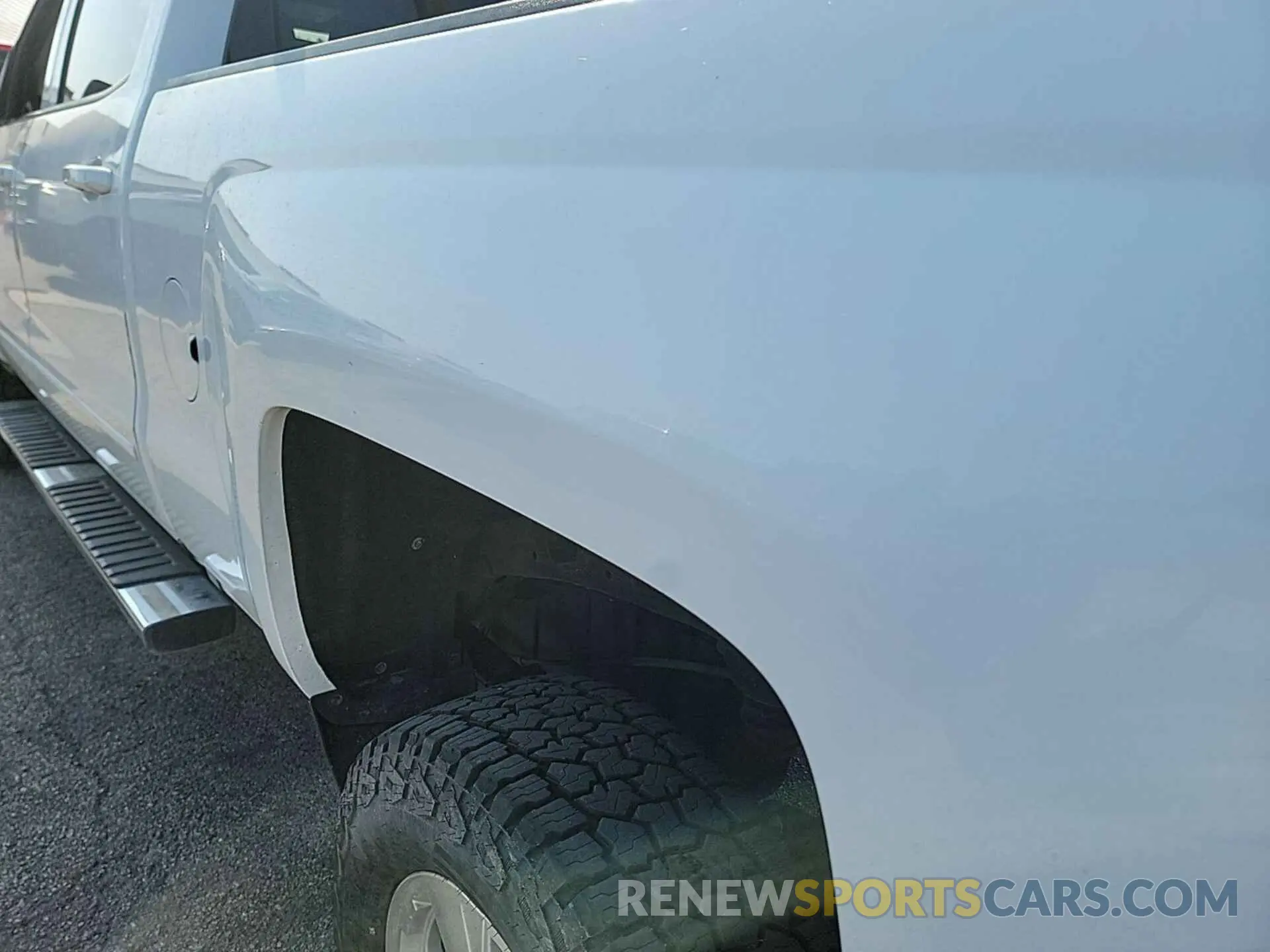 2 Photograph of a damaged car 1GC1KSEG2KF277815 CHEVROLET SILVERADO 2500HD 2019