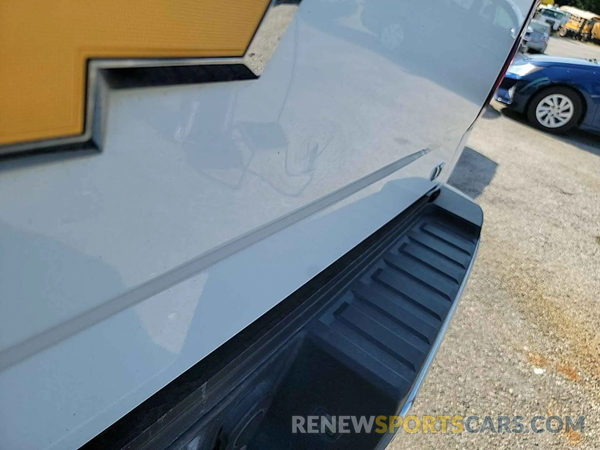 3 Photograph of a damaged car 1GC1KSEG2KF277815 CHEVROLET SILVERADO 2500HD 2019