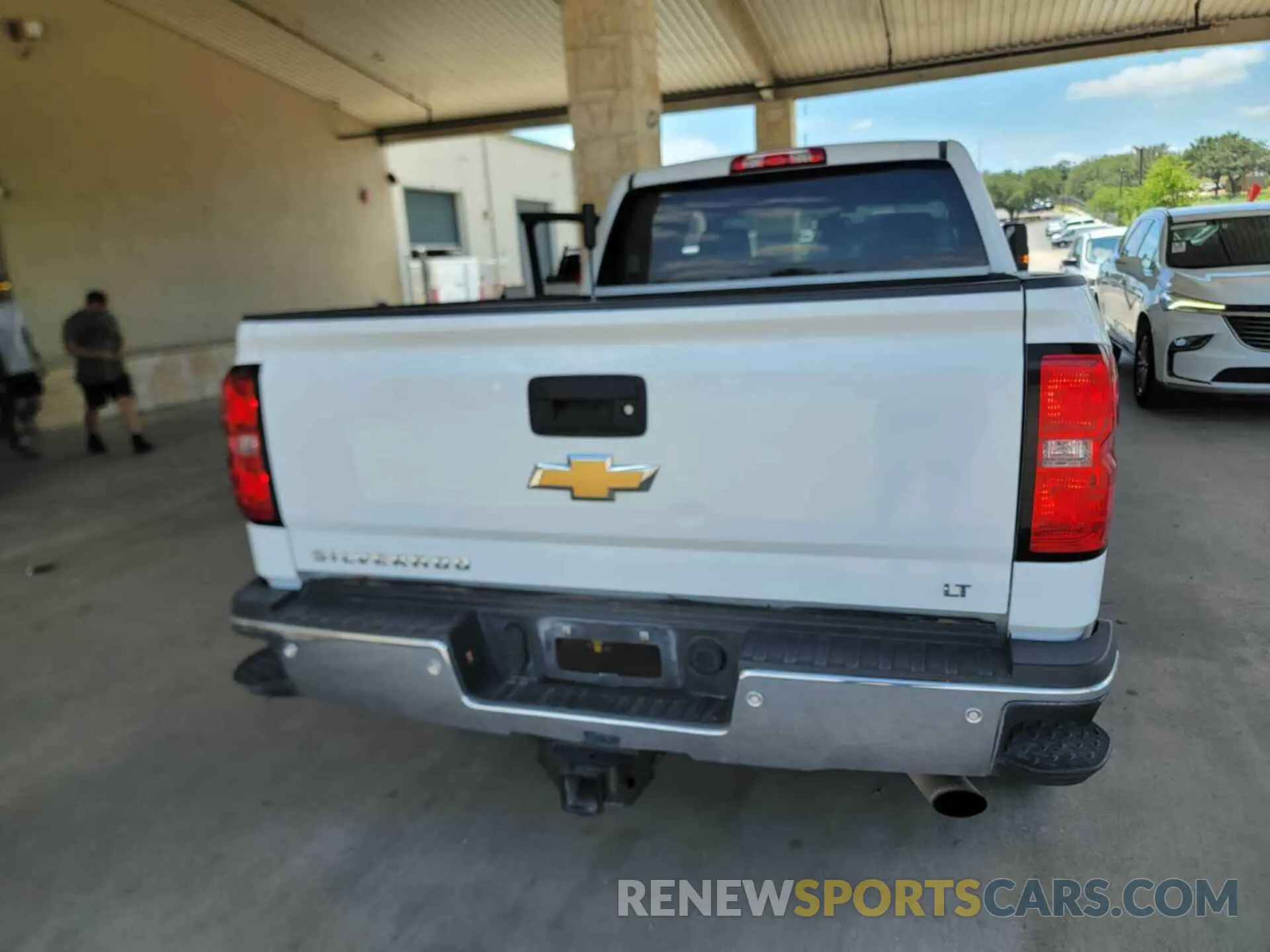 4 Photograph of a damaged car 1GC1KSEG2KF277815 CHEVROLET SILVERADO 2500HD 2019