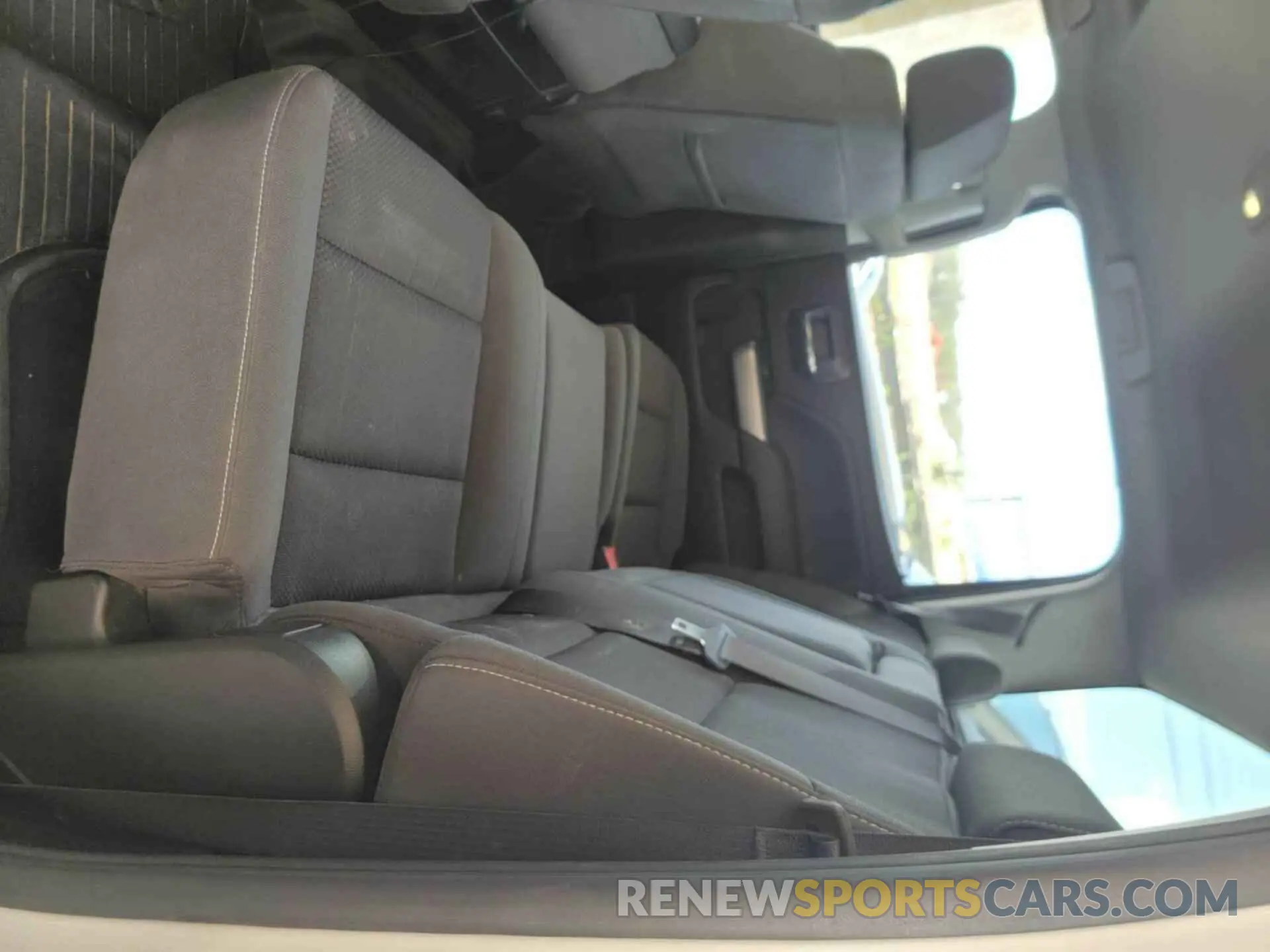 5 Photograph of a damaged car 1GC1KSEG2KF277815 CHEVROLET SILVERADO 2500HD 2019