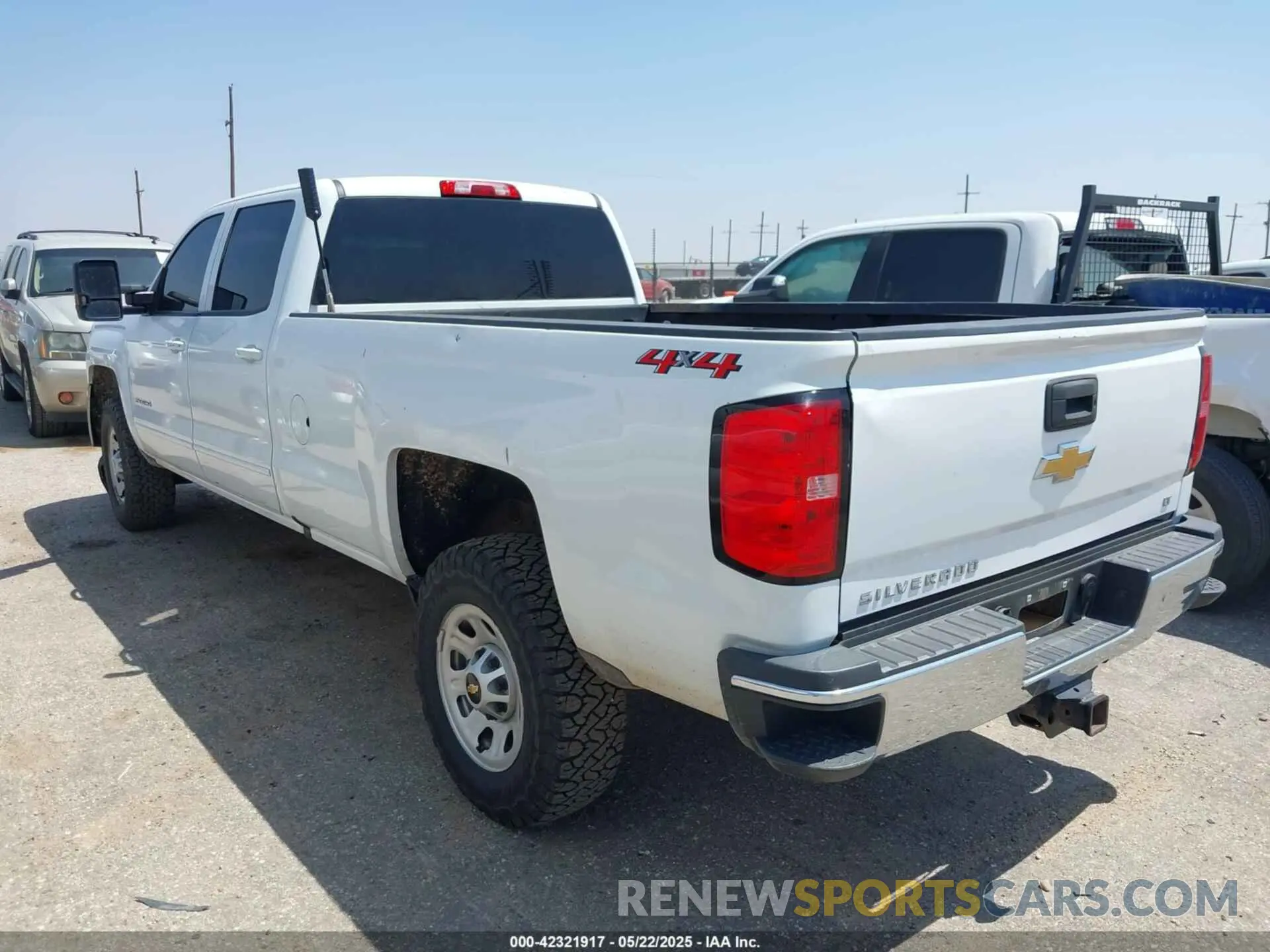3 Photograph of a damaged car 1GC1KSEG3KF247075 CHEVROLET SILVERADO 2500HD 2019