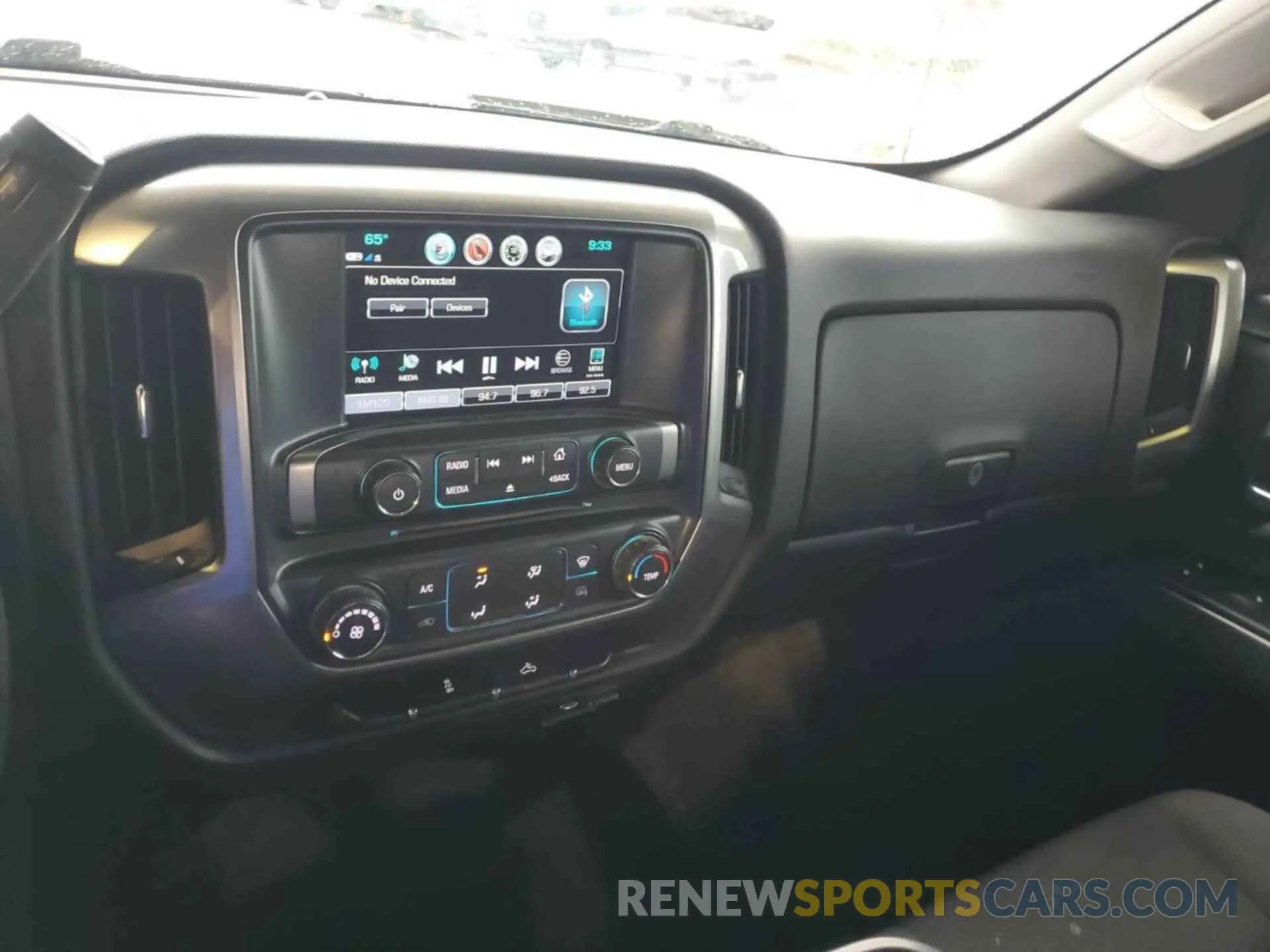 2 Photograph of a damaged car 1GC1KSEG4KF189638 CHEVROLET SILVERADO 2500HD 2019