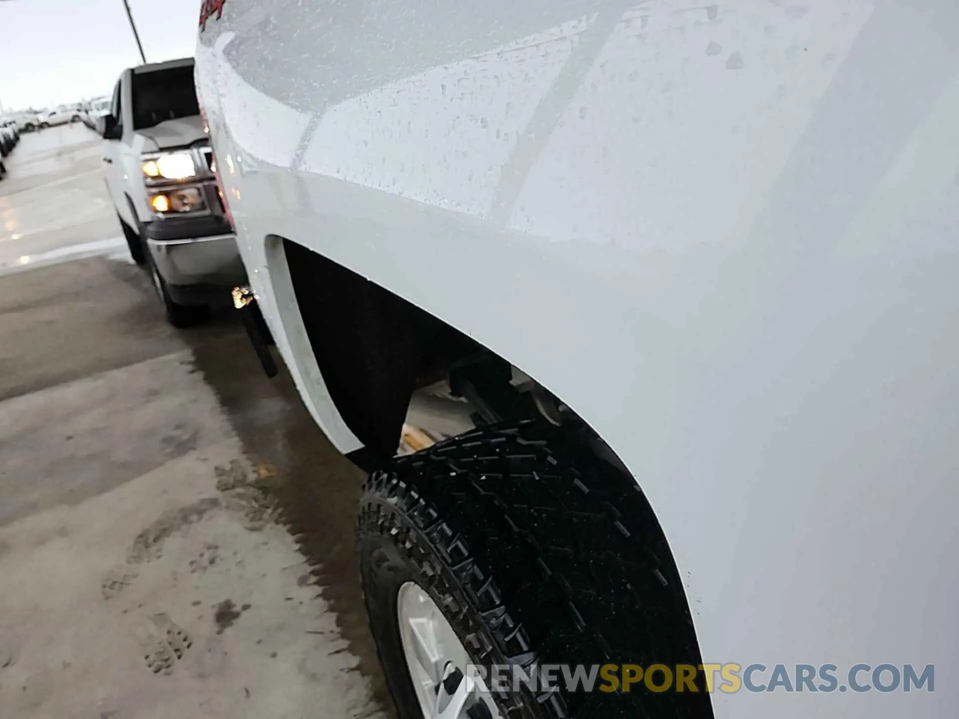 4 Photograph of a damaged car 1GC1KSEG4KF189638 CHEVROLET SILVERADO 2500HD 2019