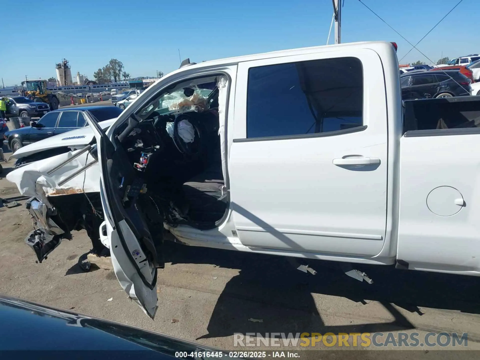 15 Photograph of a damaged car 1GC1KSEY5KF119090 CHEVROLET SILVERADO 2500HD 2019