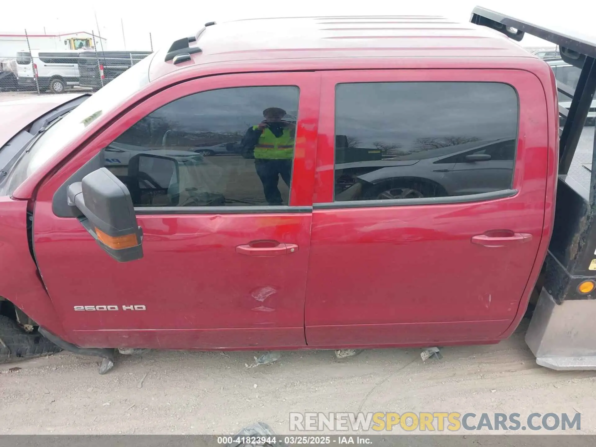 14 Photograph of a damaged car 1GC1KSEY9KF103023 CHEVROLET SILVERADO 2500HD 2019