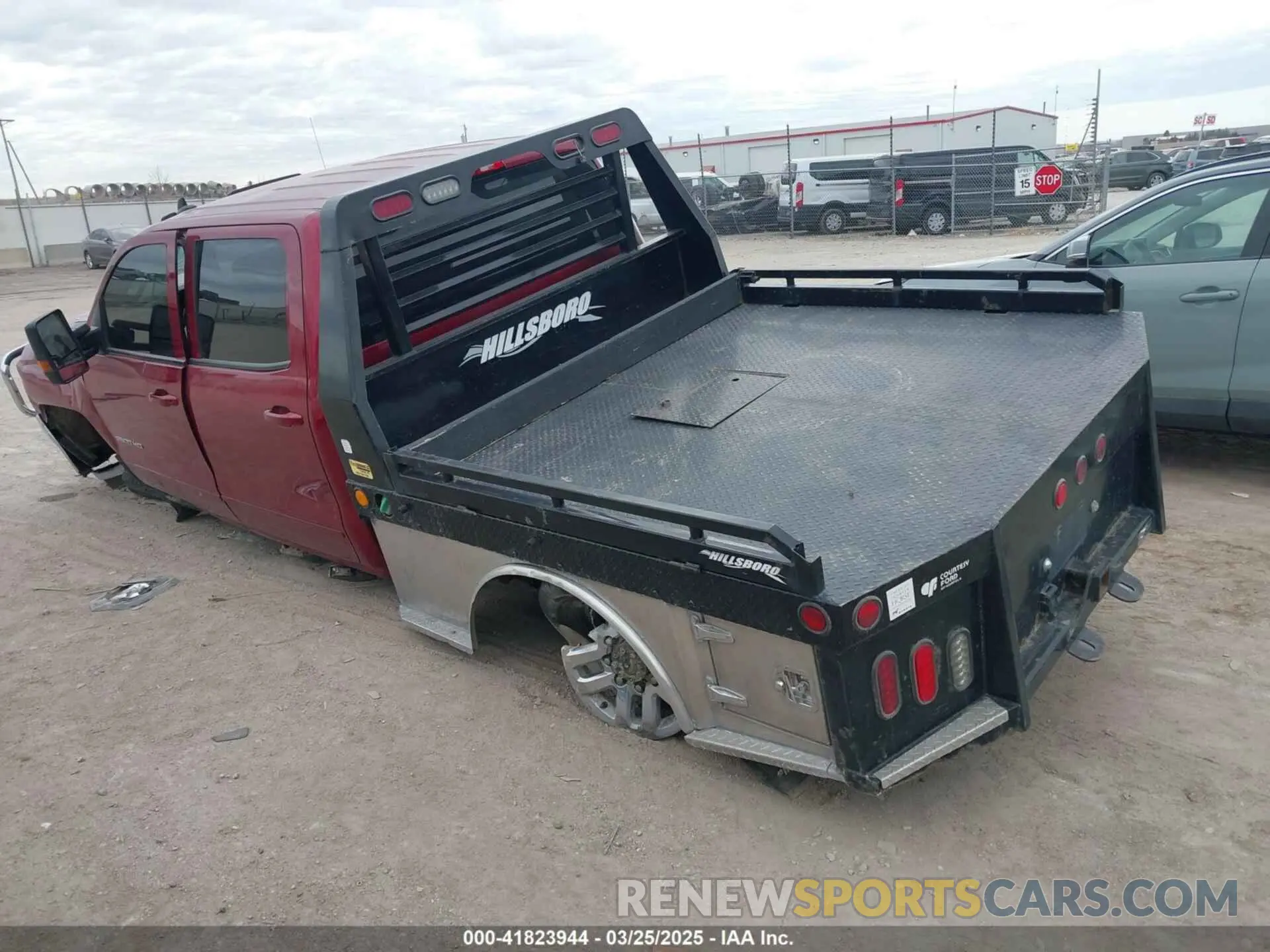 3 Photograph of a damaged car 1GC1KSEY9KF103023 CHEVROLET SILVERADO 2500HD 2019