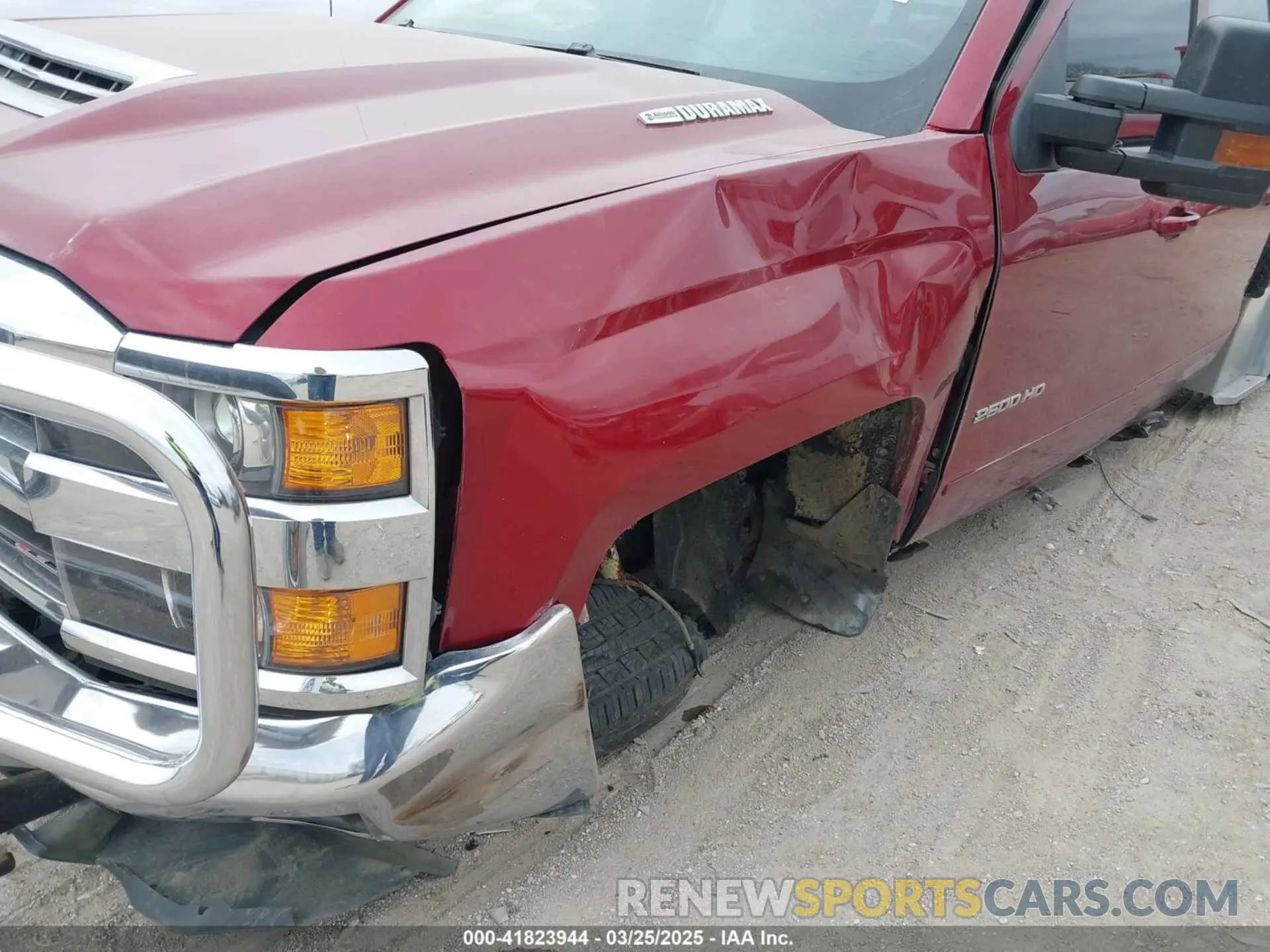 6 Photograph of a damaged car 1GC1KSEY9KF103023 CHEVROLET SILVERADO 2500HD 2019