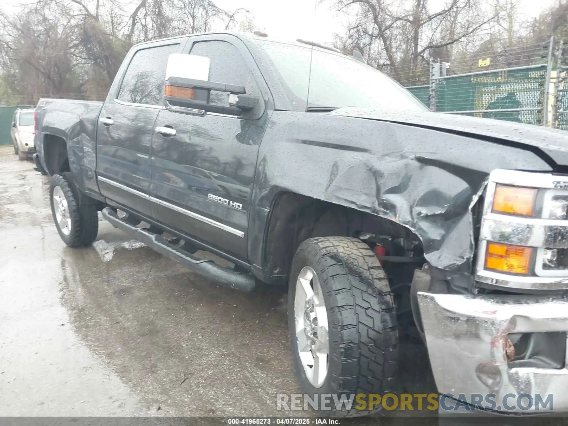 18 Photograph of a damaged car 1GC1KTEG1KF260607 CHEVROLET SILVERADO 2500HD 2019
