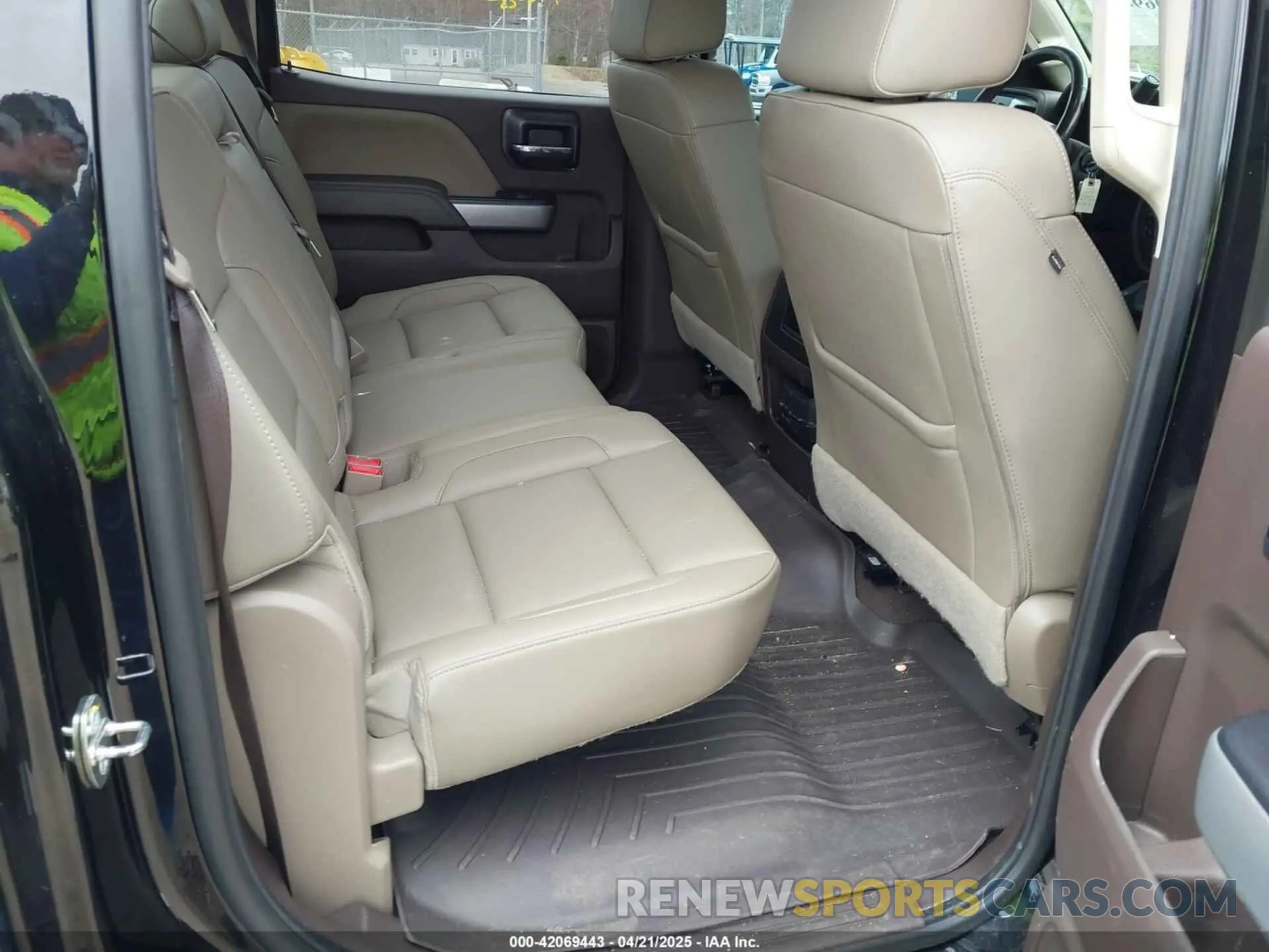 8 Photograph of a damaged car 1GC1KTEY0KF240261 CHEVROLET SILVERADO 2500HD 2019