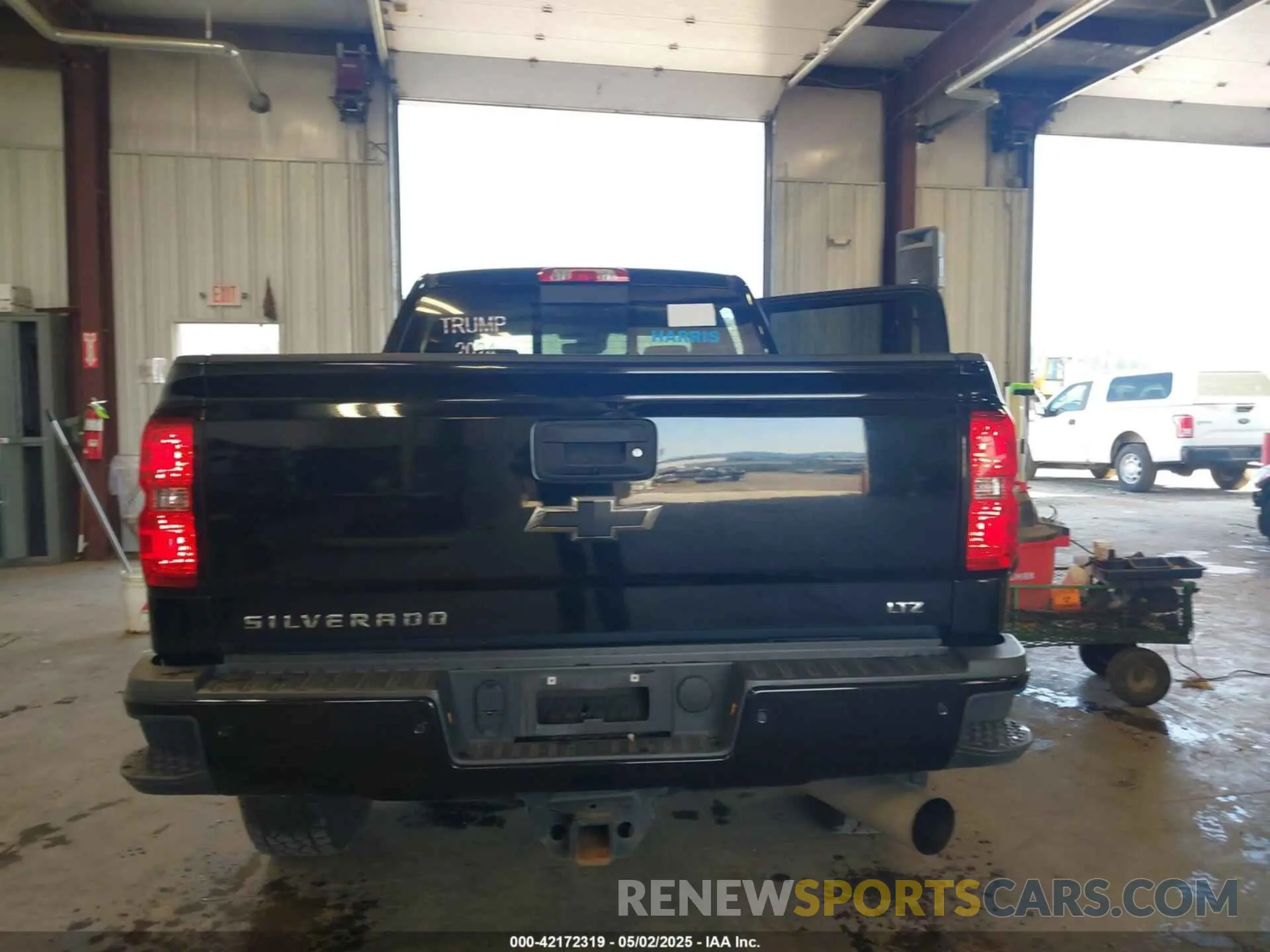 17 Photograph of a damaged car 1GC1KTEY1KF150438 CHEVROLET SILVERADO 2500HD 2019