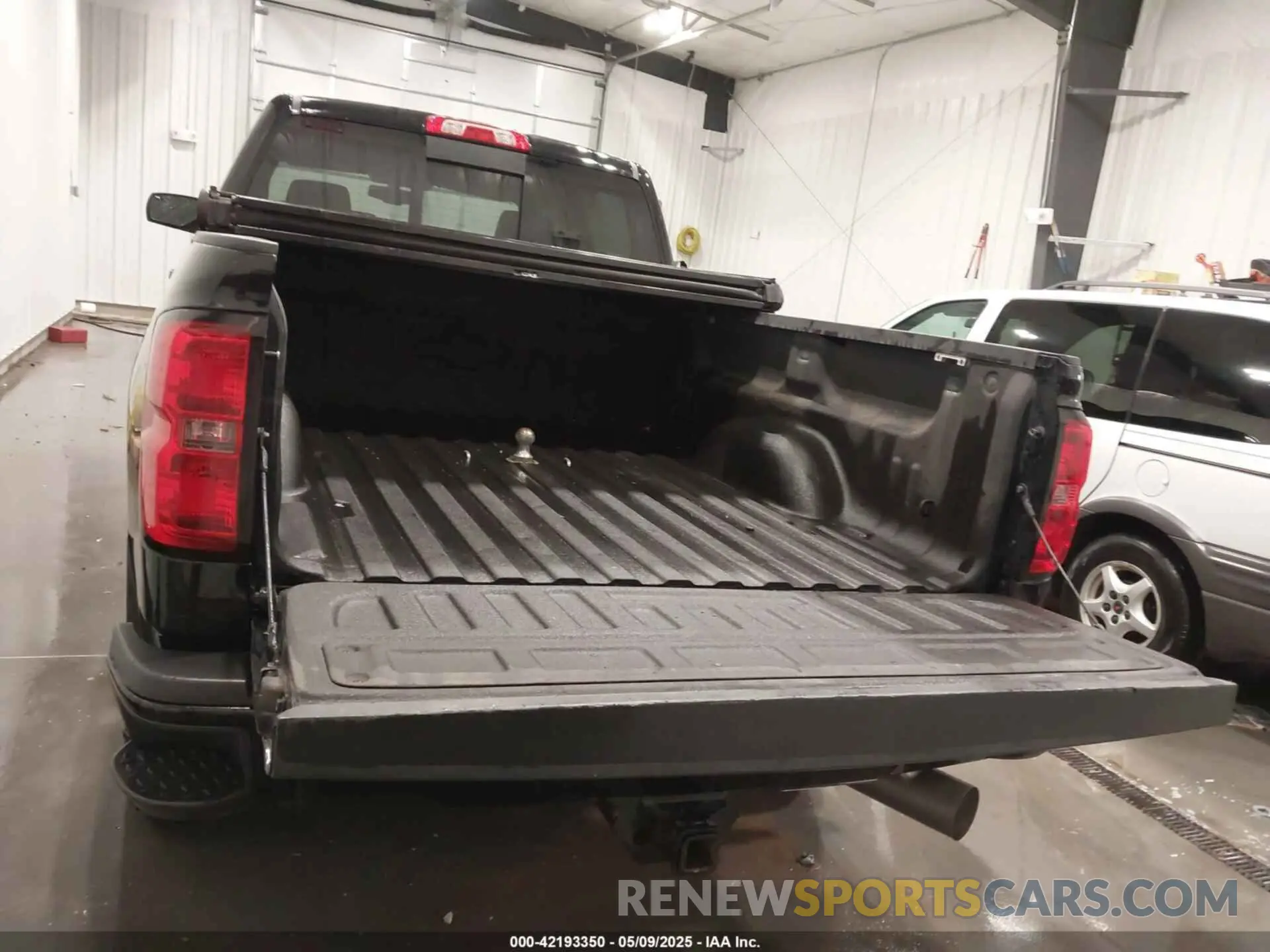 18 Photograph of a damaged car 1GC1KTEY3KF150098 CHEVROLET SILVERADO 2500HD 2019