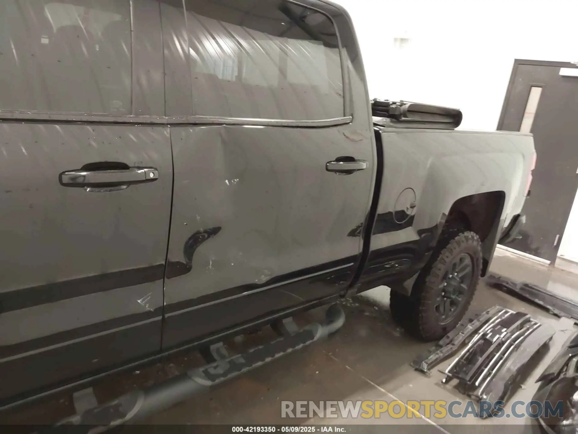 19 Photograph of a damaged car 1GC1KTEY3KF150098 CHEVROLET SILVERADO 2500HD 2019