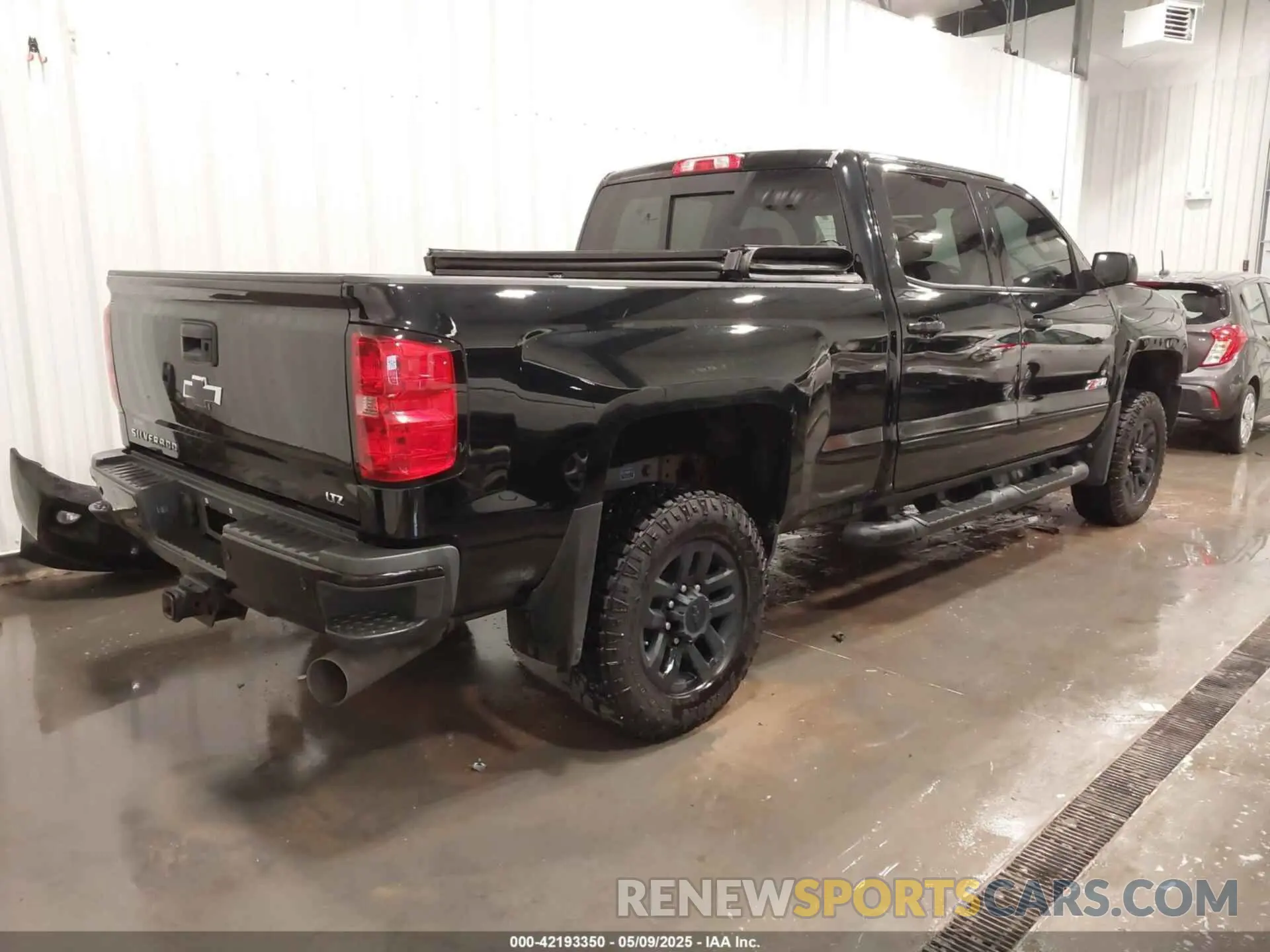4 Photograph of a damaged car 1GC1KTEY3KF150098 CHEVROLET SILVERADO 2500HD 2019