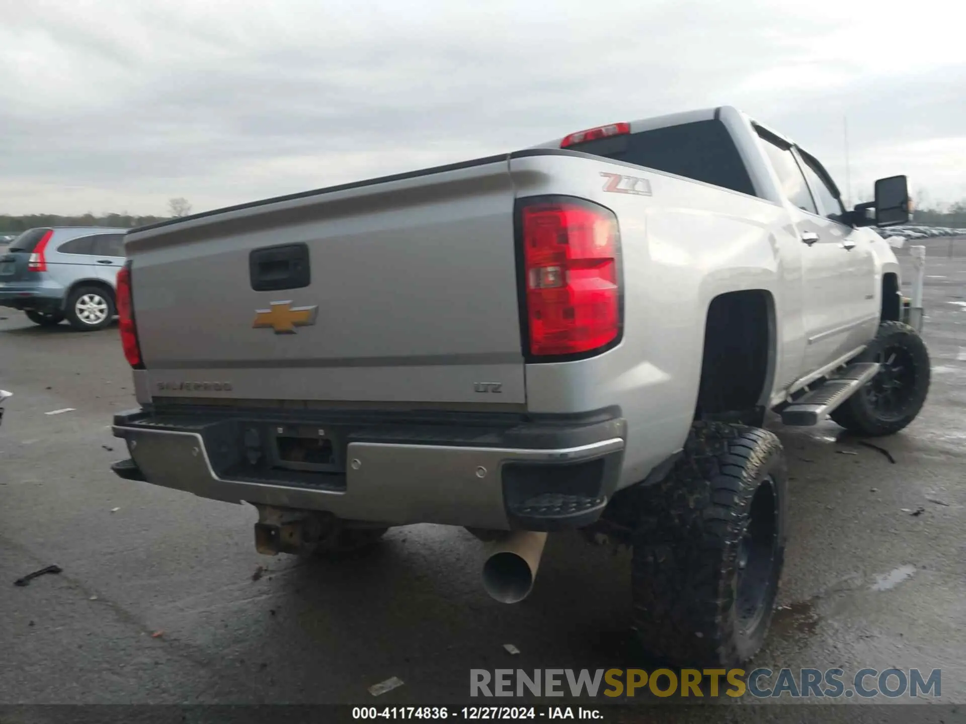 4 Photograph of a damaged car 1GC1KTEY4KF157917 CHEVROLET SILVERADO 2500HD 2019