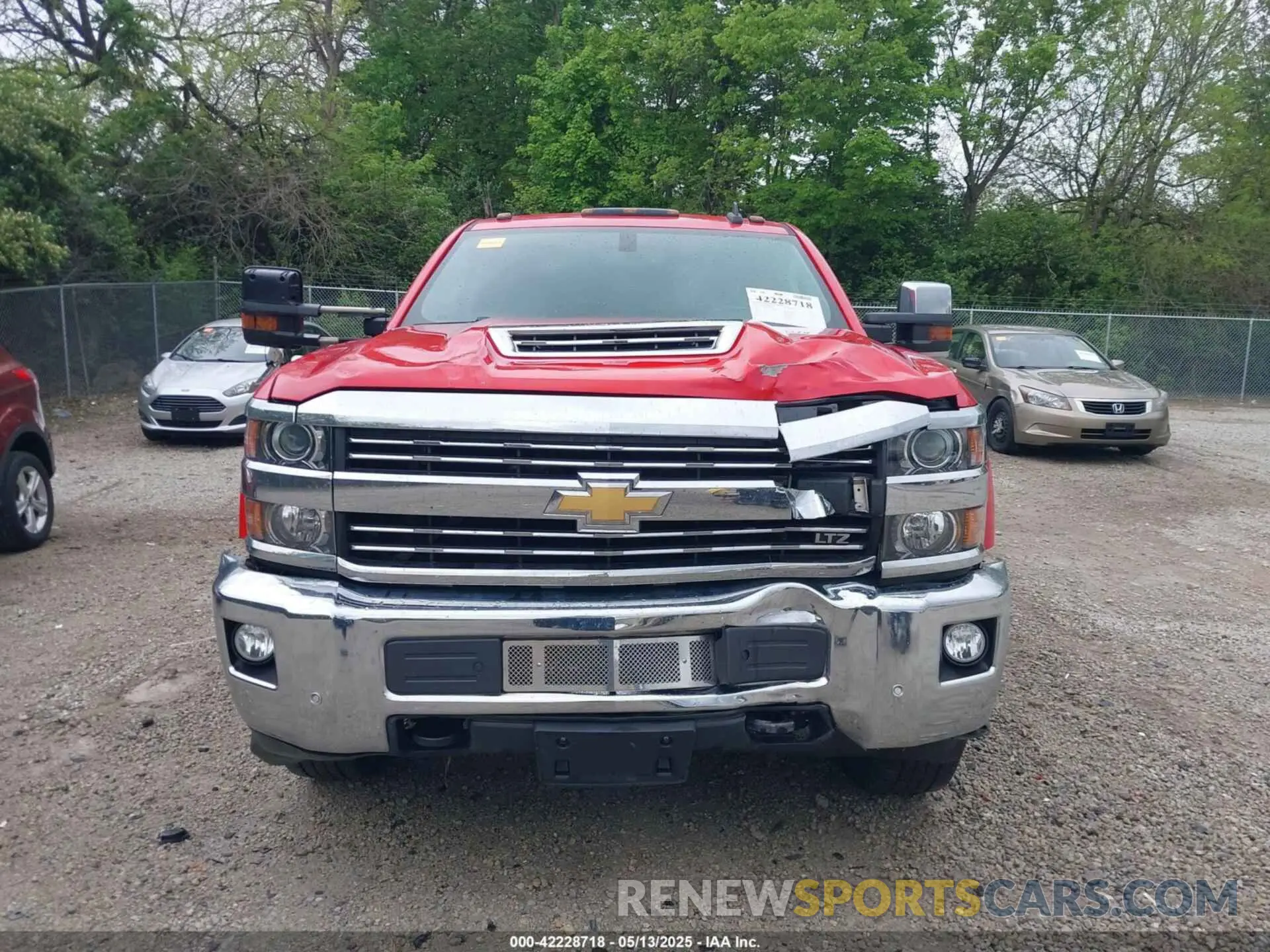 12 Photograph of a damaged car 1GC1KTEY5KF198704 CHEVROLET SILVERADO 2500HD 2019